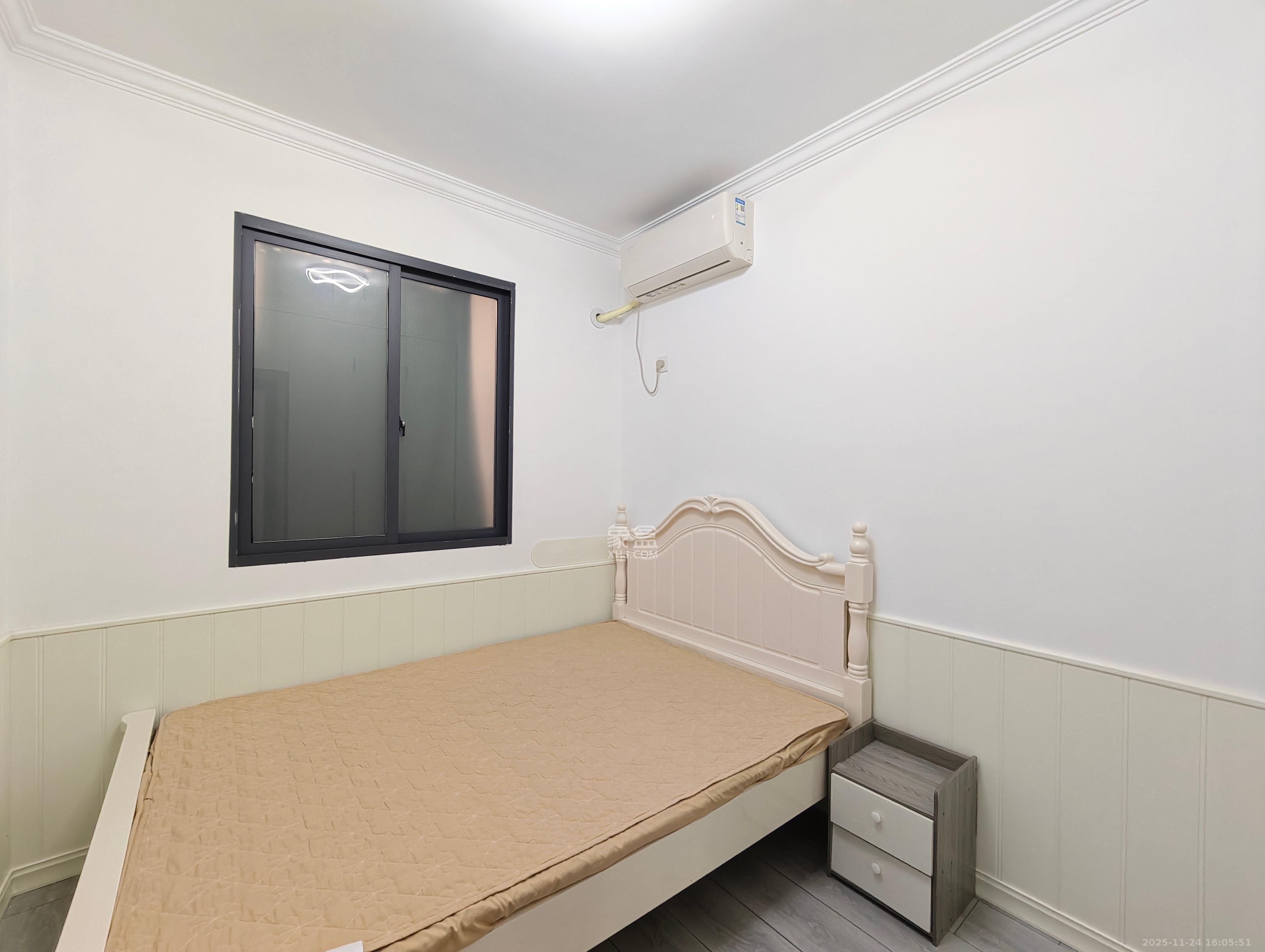 荣盛岳麓峰景 3室2厅2卫 2200.0元/月 荣盛岳麓峰景 3室2厅2卫 2200.0元/月室内图