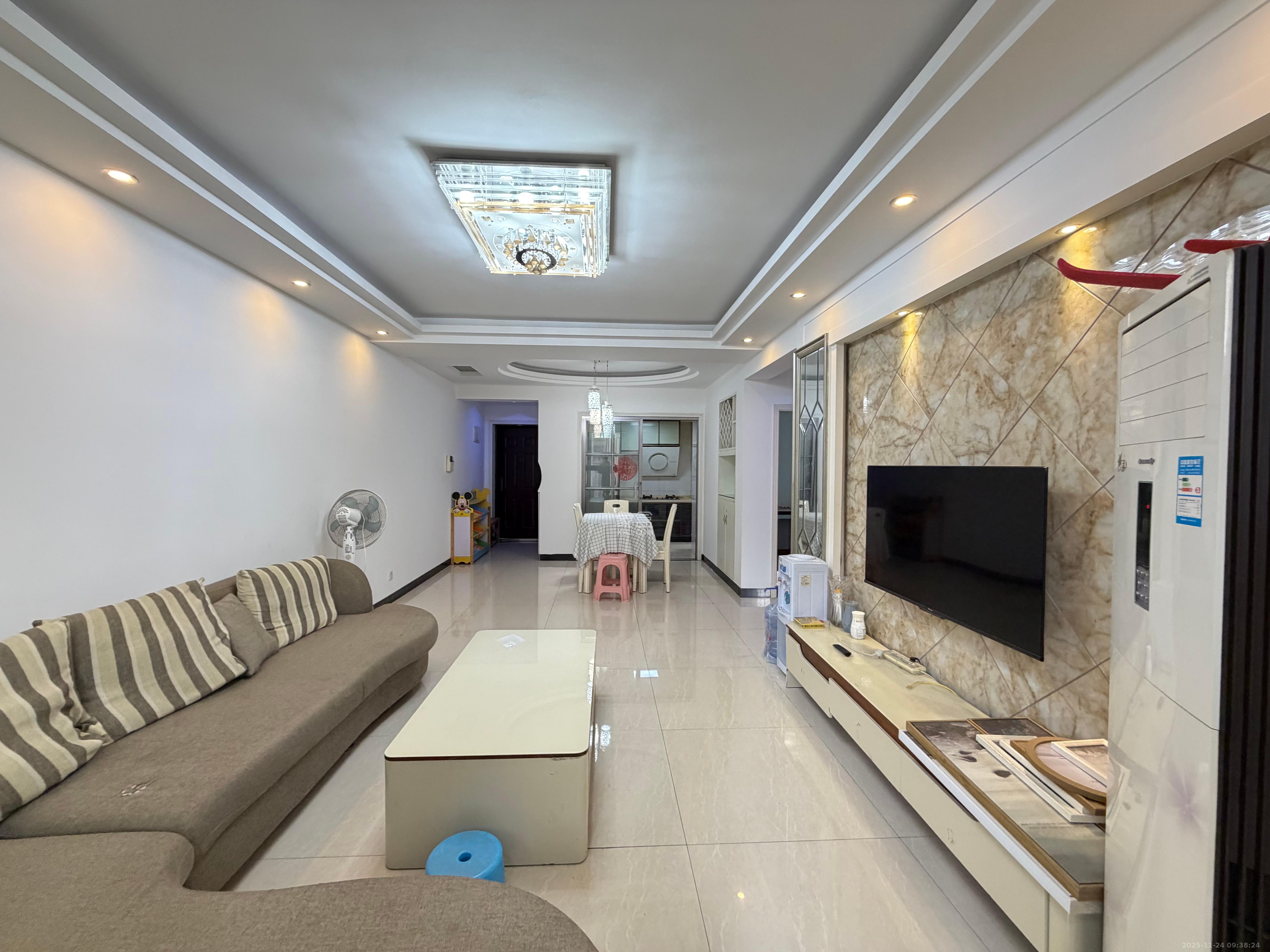 华润凤凰城三期  2室1厅1卫    2000.0元/月室内图