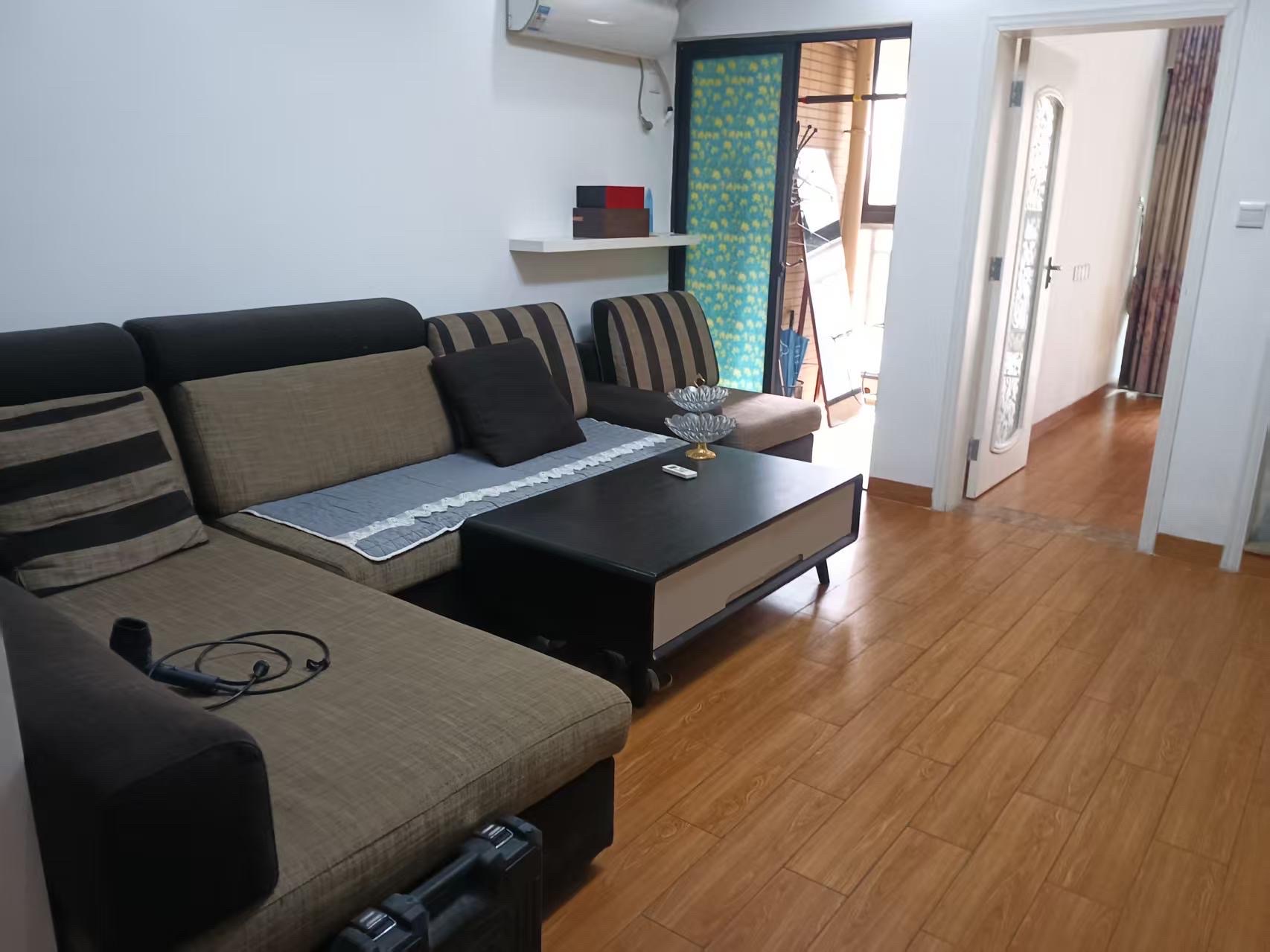 江畔人家 1室1厅1卫 2100.0元/月 江畔人家 1室1厅1卫 2100.0元/月室内图