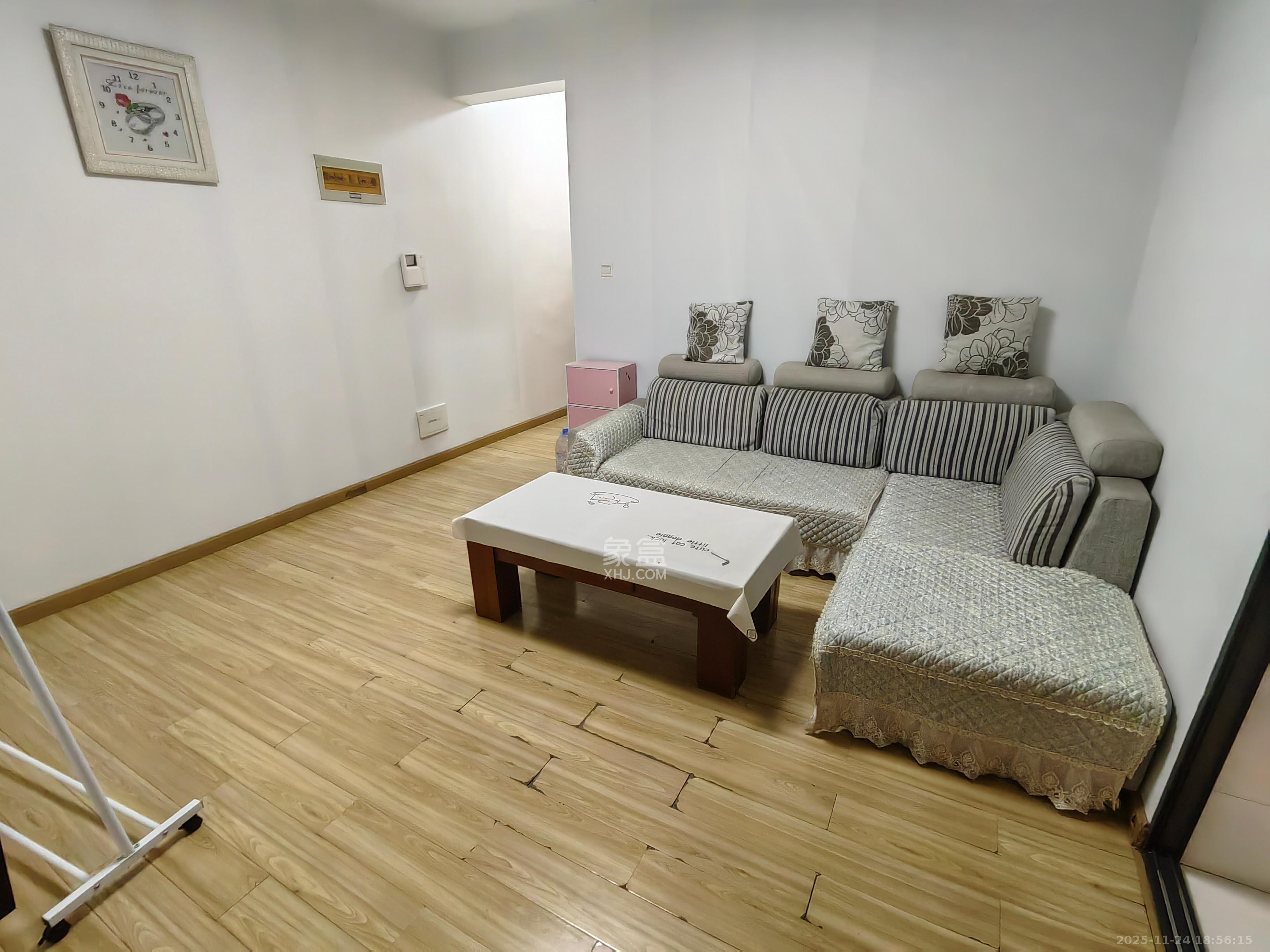 世纪桃花苑 1室1厅1卫 1500.0元/月 世纪桃花苑 1室1厅1卫 1500.0元/月室内图