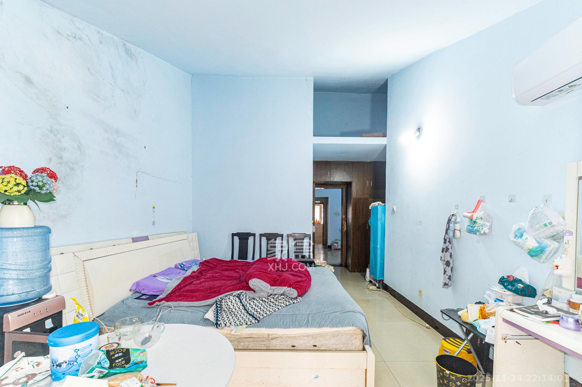 湘绣城  3室2厅1卫    35.0万卧室