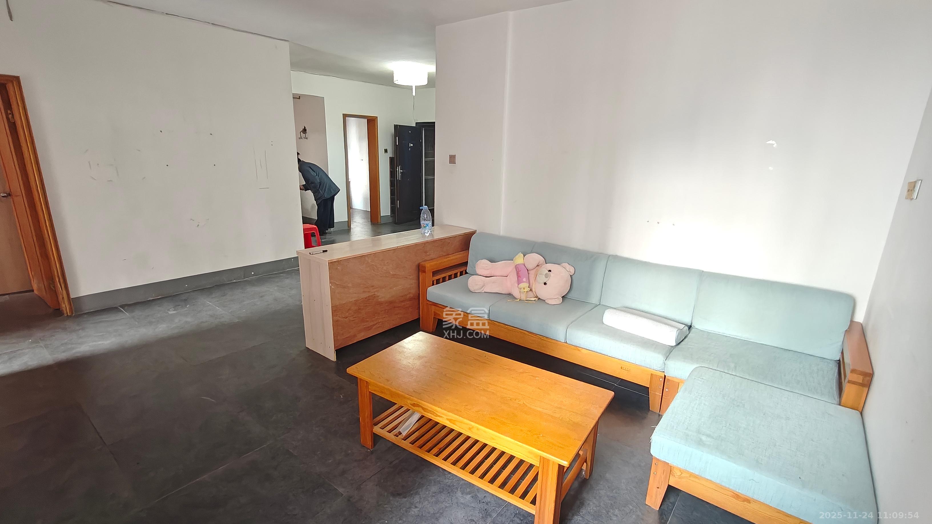 城市花园  2室1厅1卫    2000.0元/月