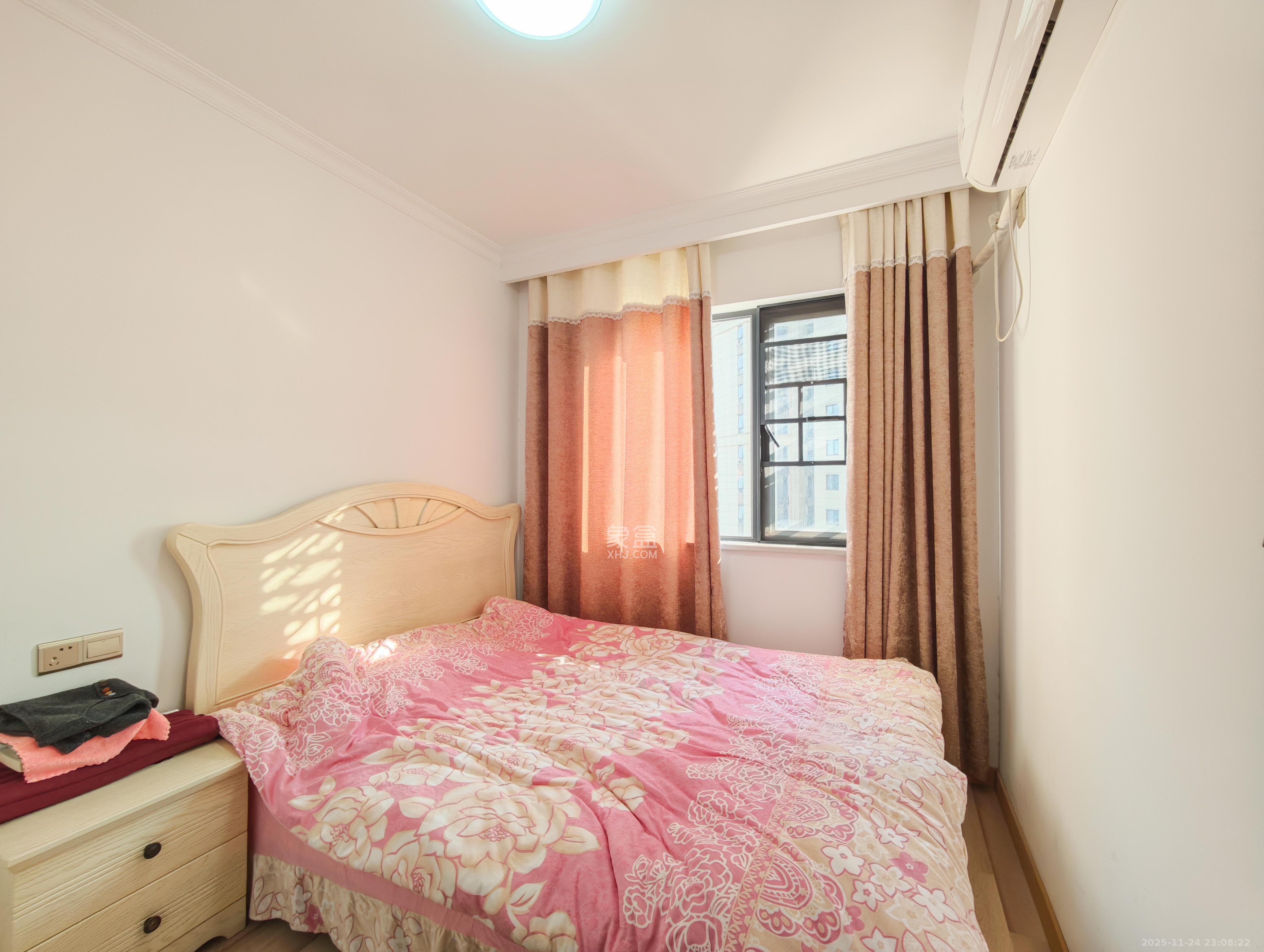 保利城(中航城国际社区、郡原美村) 4室2厅1卫 76.0万 保利城(中航城国际社区、郡原美村) 4室2厅1卫 76.0万卧室