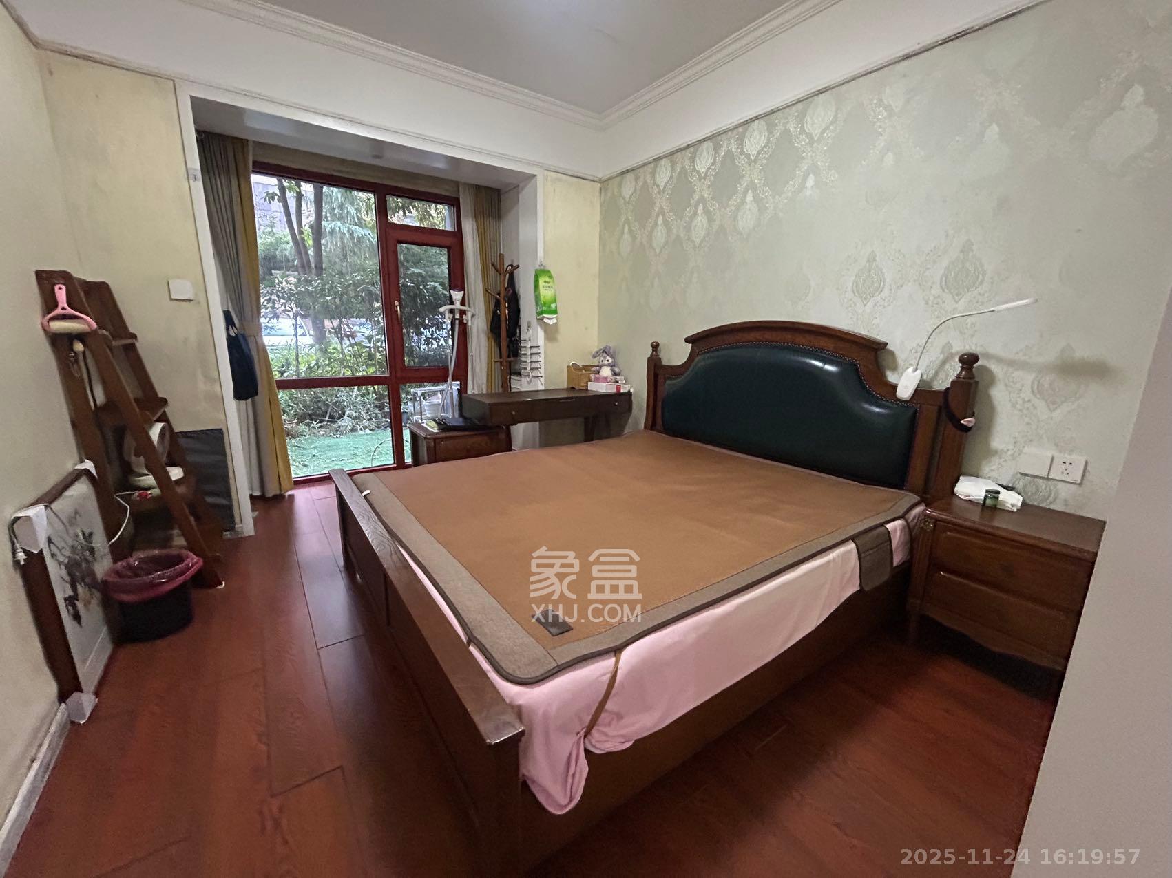 世茂铂翠湾一期 1室2厅1卫 2800.0元/月 世茂铂翠湾一期 1室2厅1卫 2800.0元/月室内图