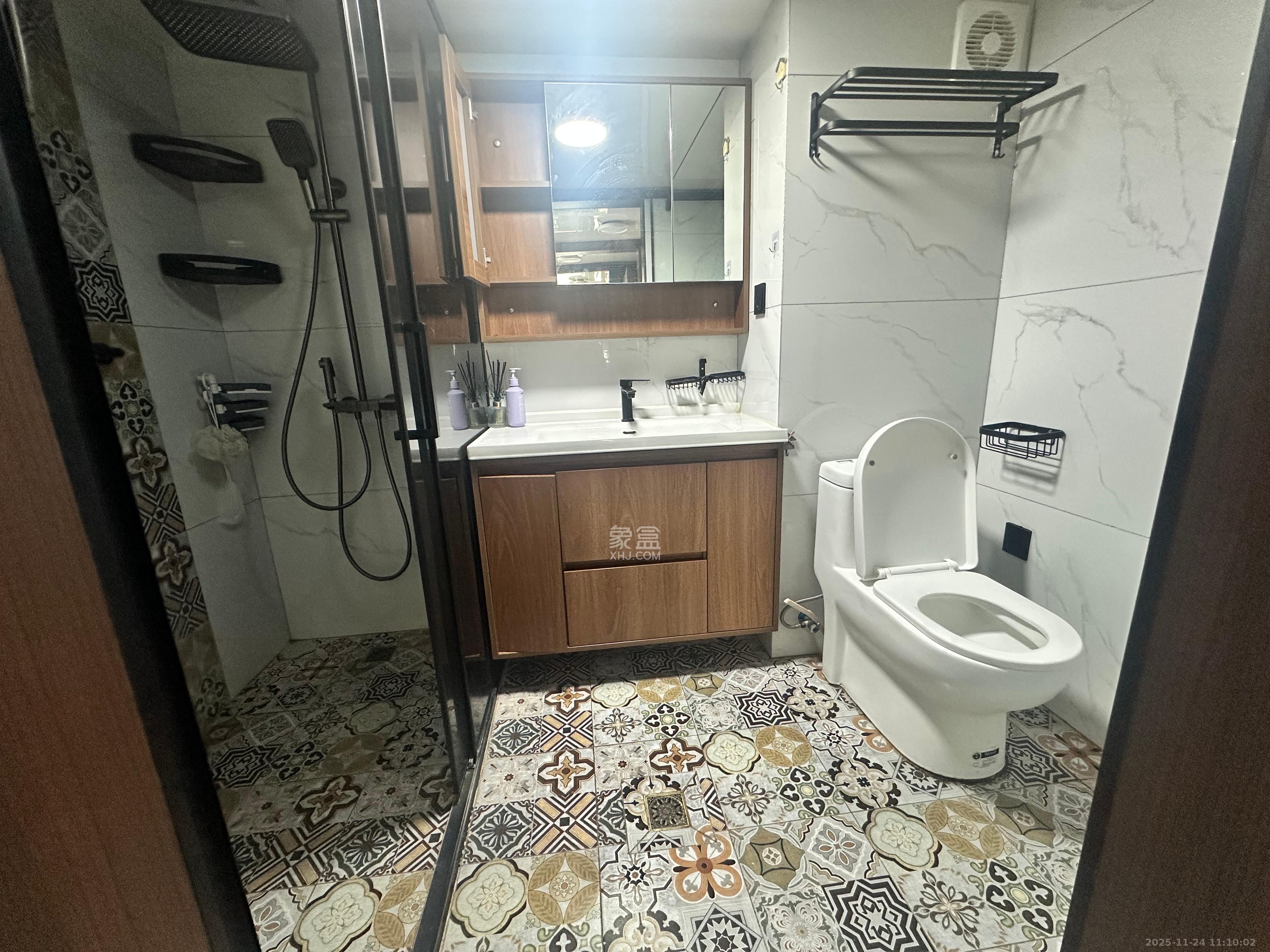 华远华时代  4室2厅2卫    8000.0元/月室内图