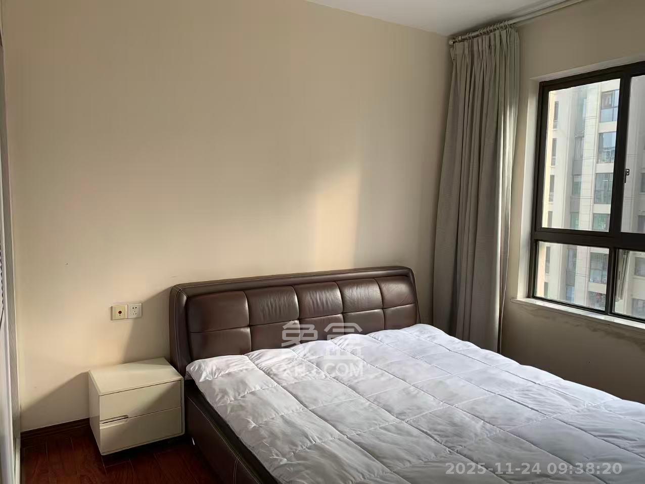 金茂梅溪湖 3室2厅1卫 2500.0元/月 金茂梅溪湖 3室2厅1卫 2500.0元/月室内图