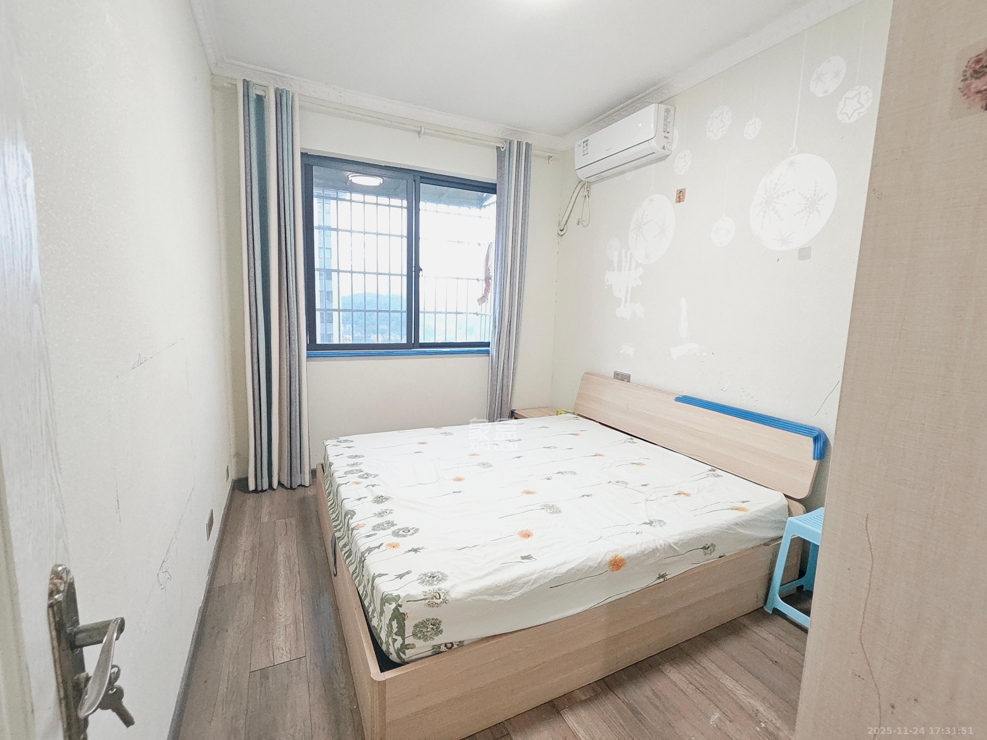 金科东方大院五期  3室2厅2卫    2500.0元/月室内图