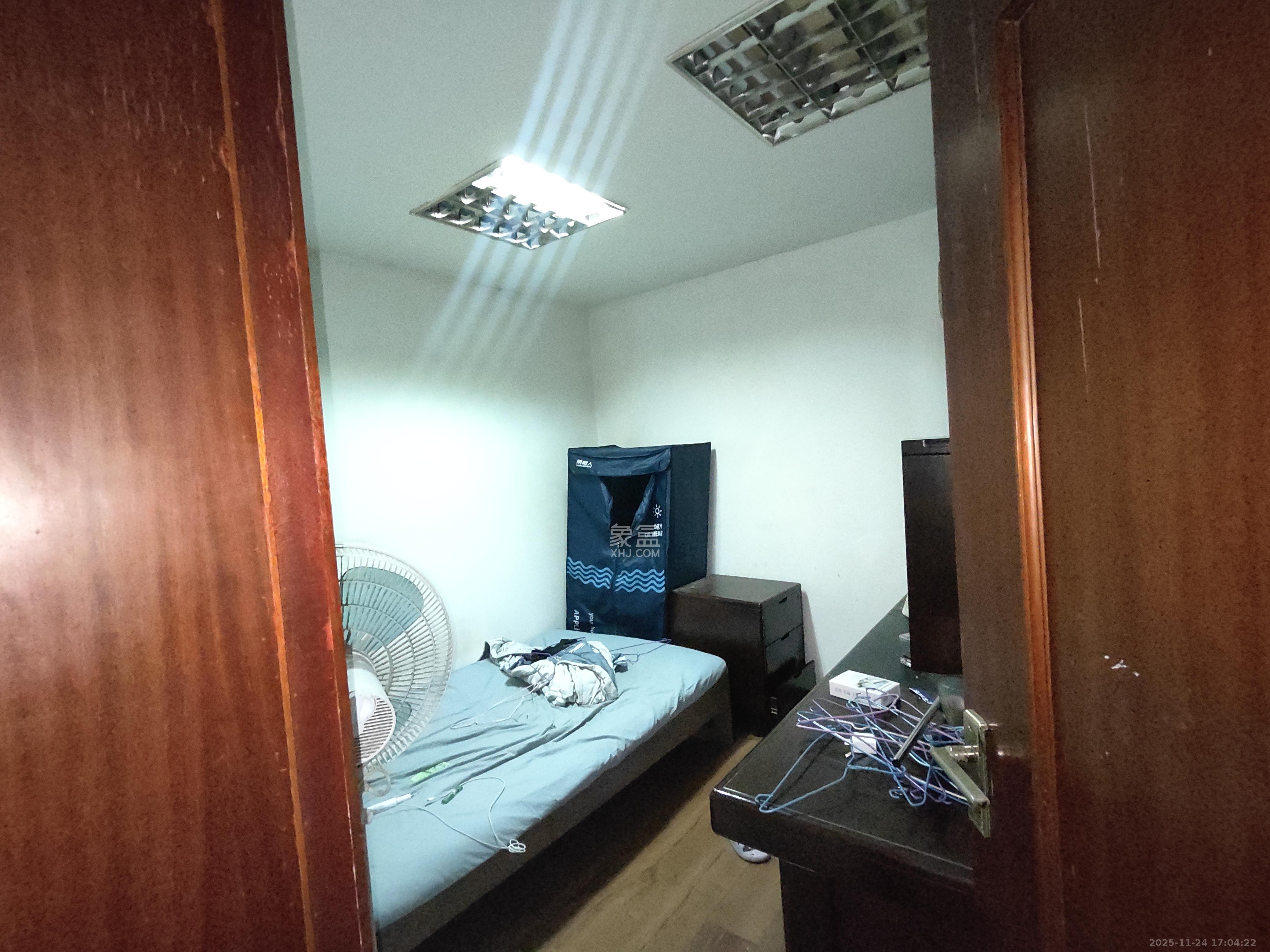 香格里嘉园 4室2厅1卫 4000.0元/月 香格里嘉园 4室2厅1卫 4000.0元/月室内图