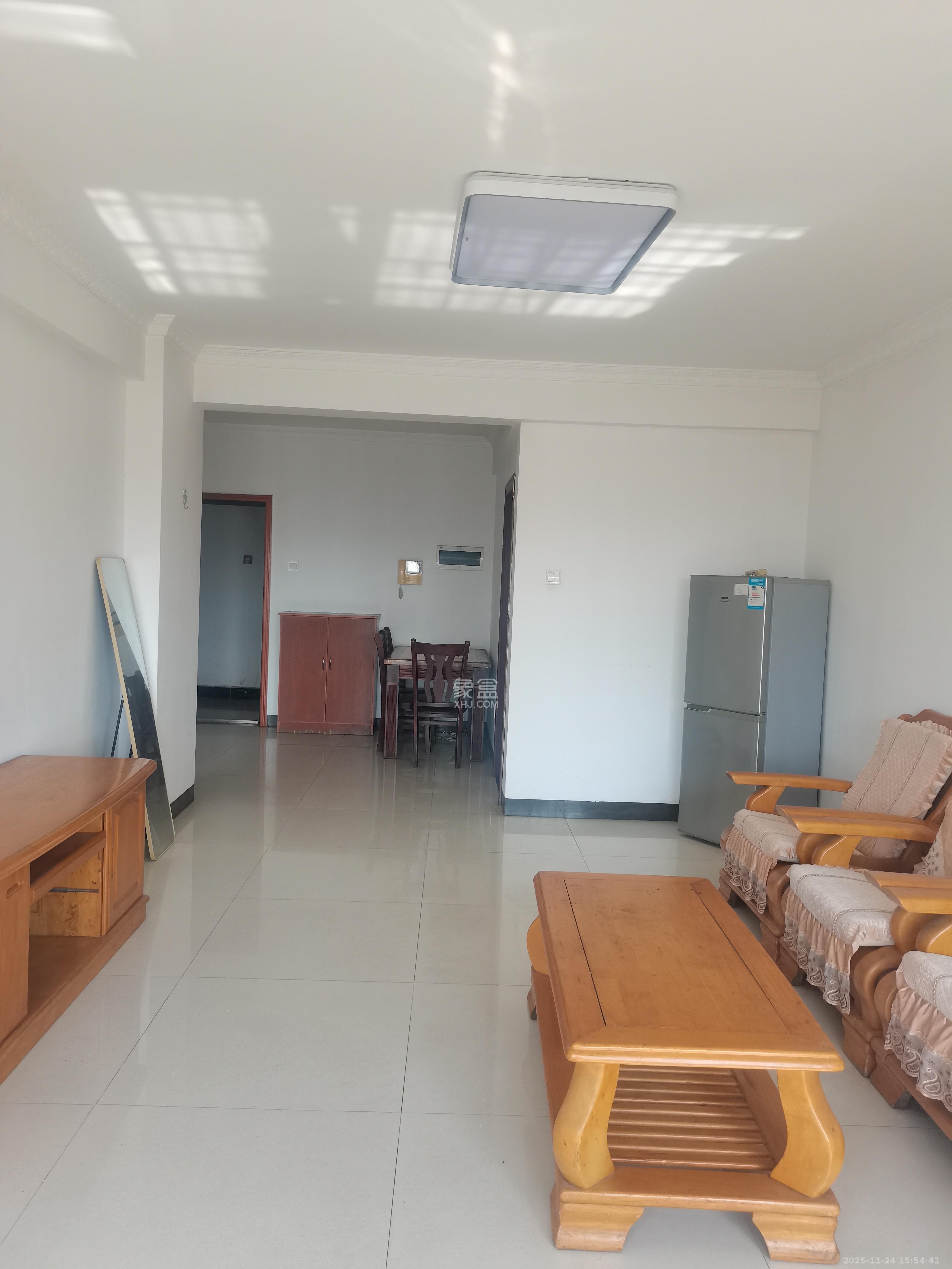 麓枫和苑 2室1厅1卫 2500.0元/月 麓枫和苑 2室1厅1卫 2500.0元/月室内图