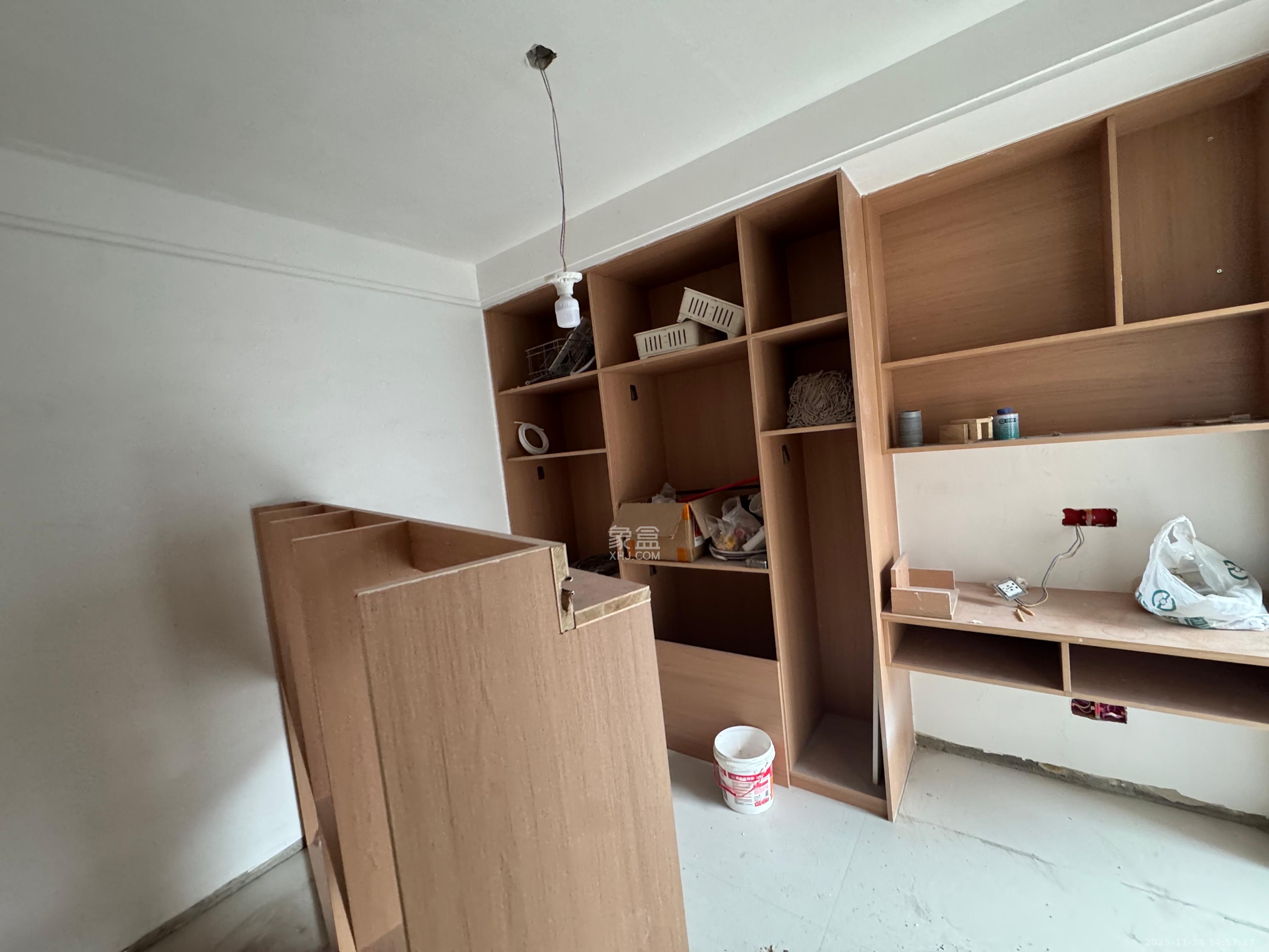 嘉雨东苑 2室1厅1卫 3500.0元/月 嘉雨东苑 2室1厅1卫 3500.0元/月室内图