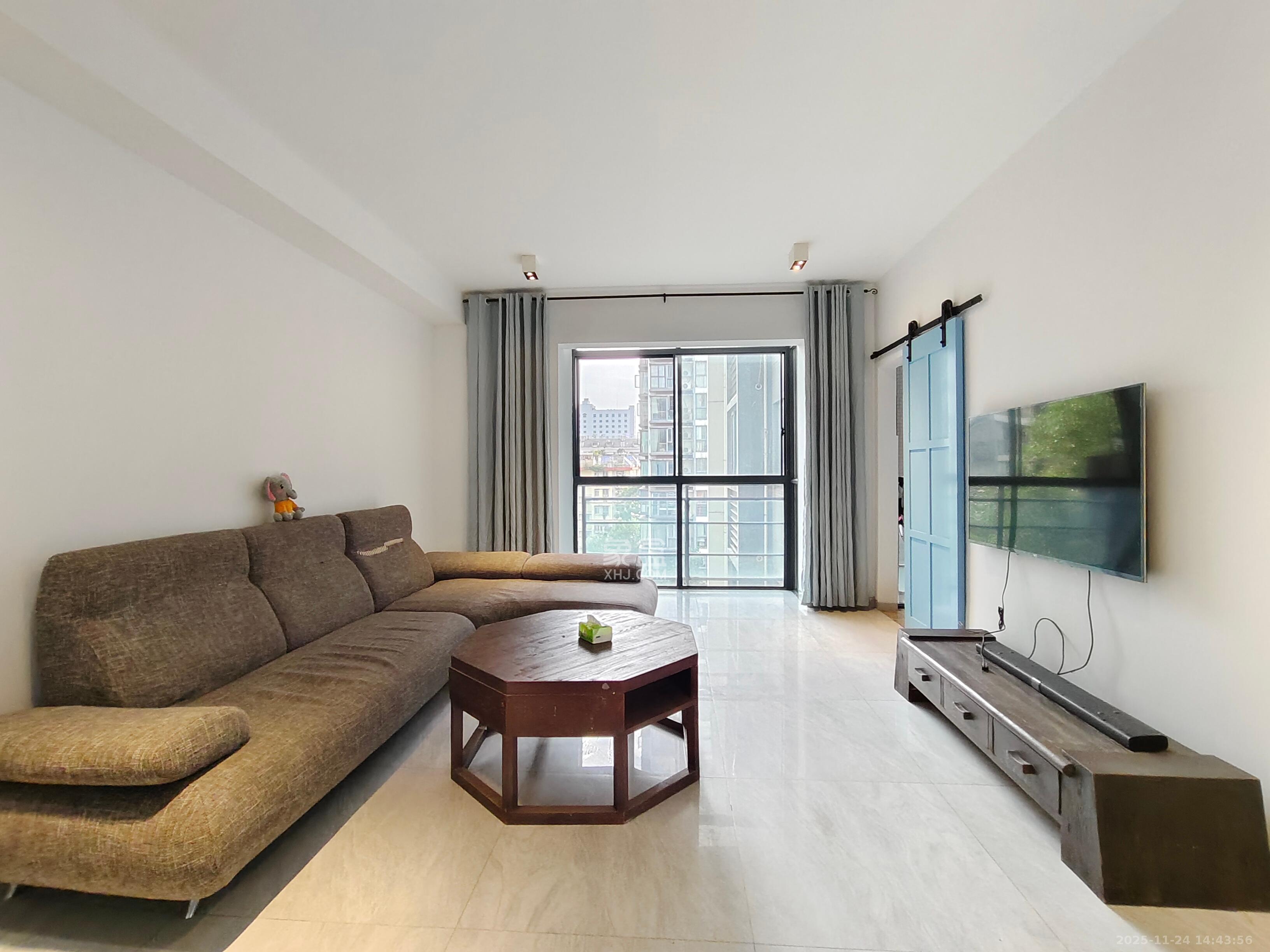 银港水晶城 3室2厅2卫 2800.0元/月 银港水晶城 3室2厅2卫 2800.0元/月室内图