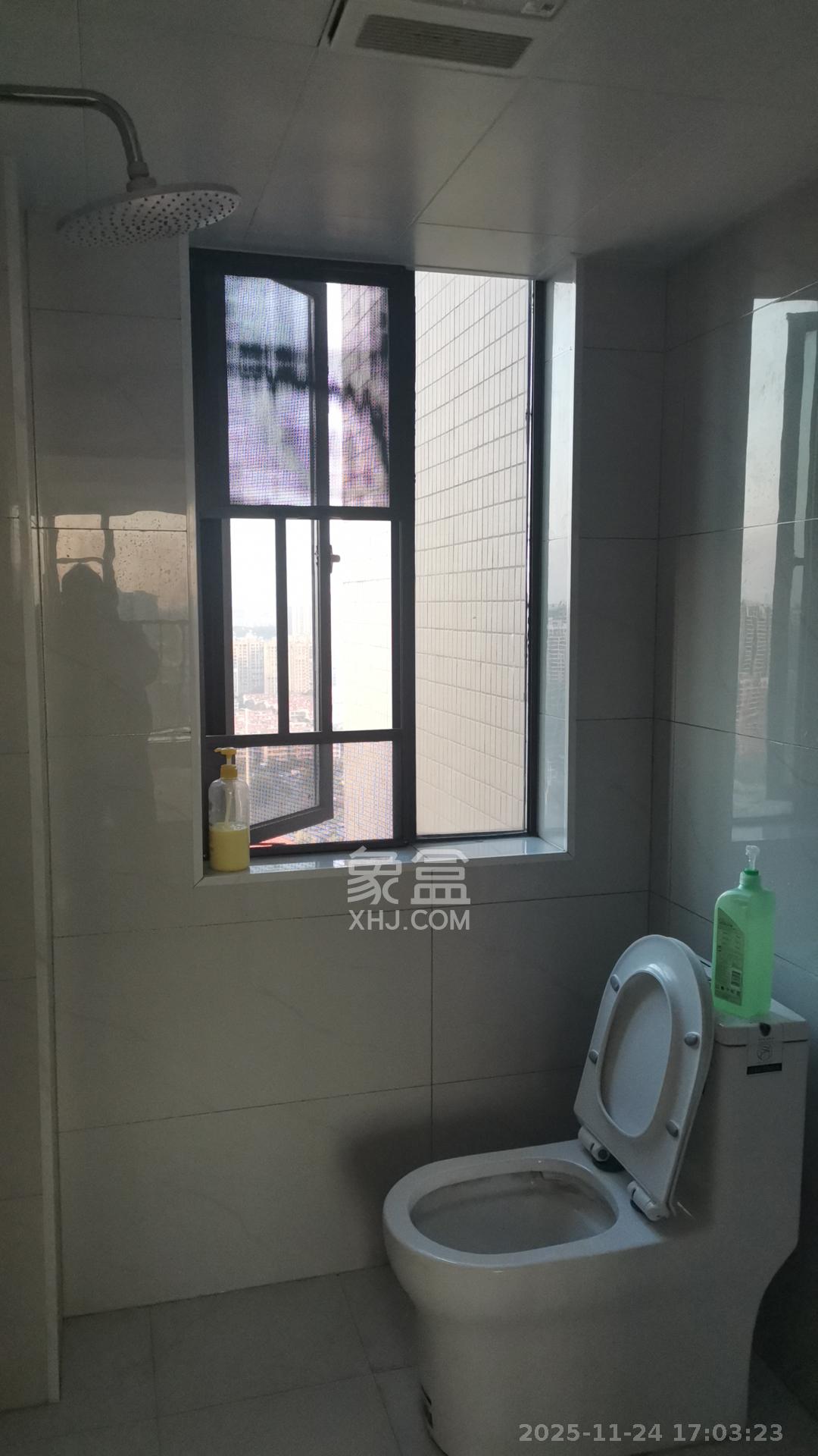 富春山 4室2厅2卫 3000.0元/月 富春山 4室2厅2卫 3000.0元/月室内图