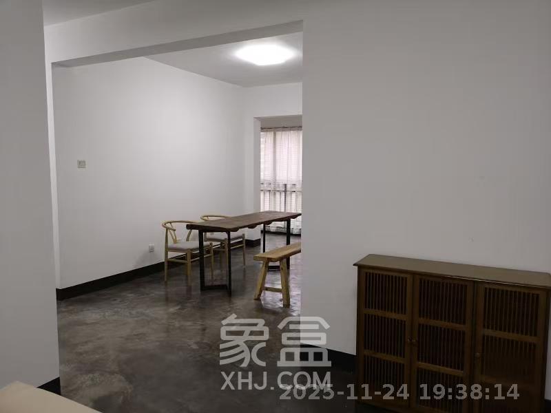 中天瑞景  3室2厅2卫    2100.0元/月室内图1