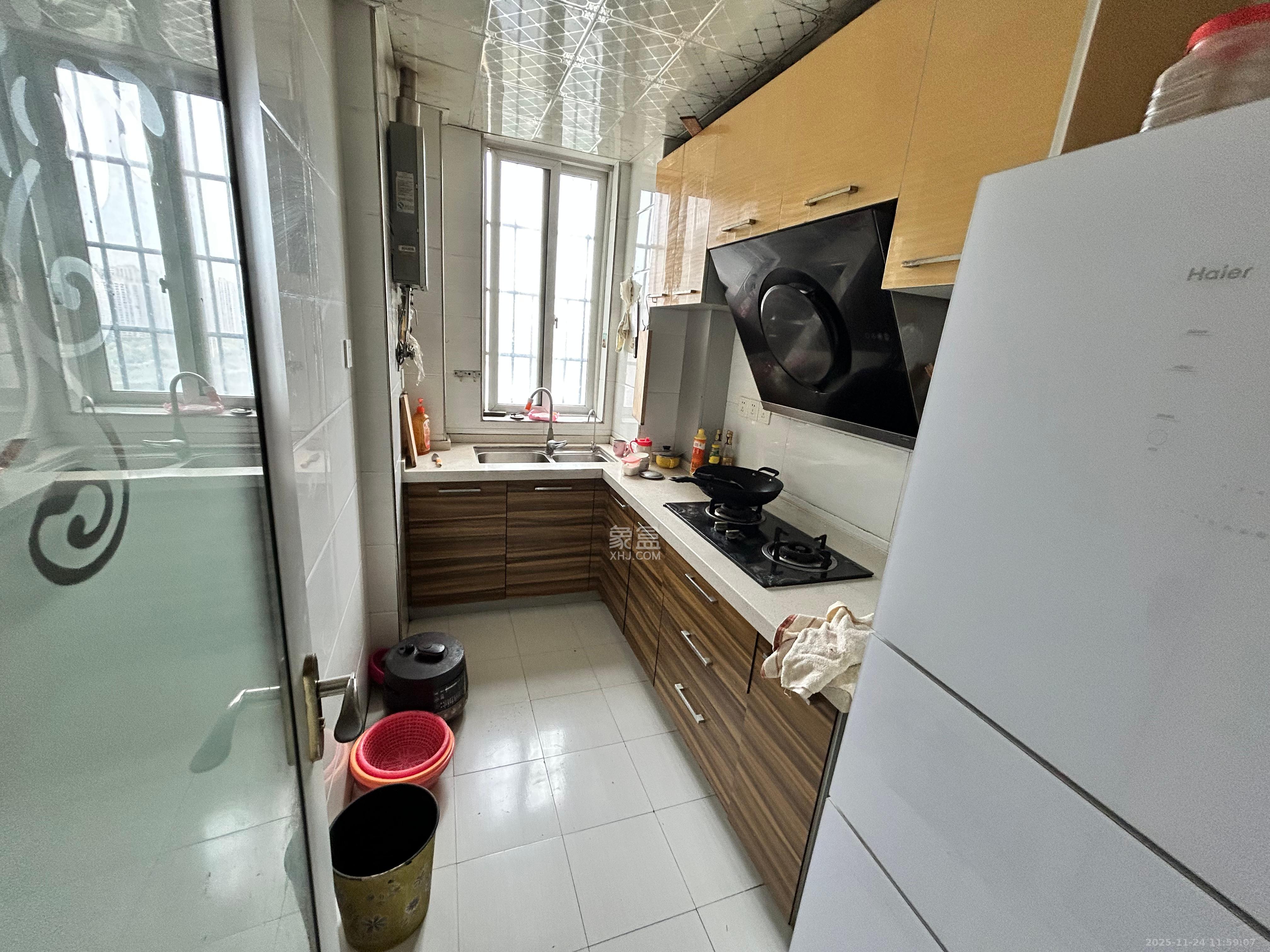 鑫科明珠  2室2厅1卫    2200.0元/月室内图