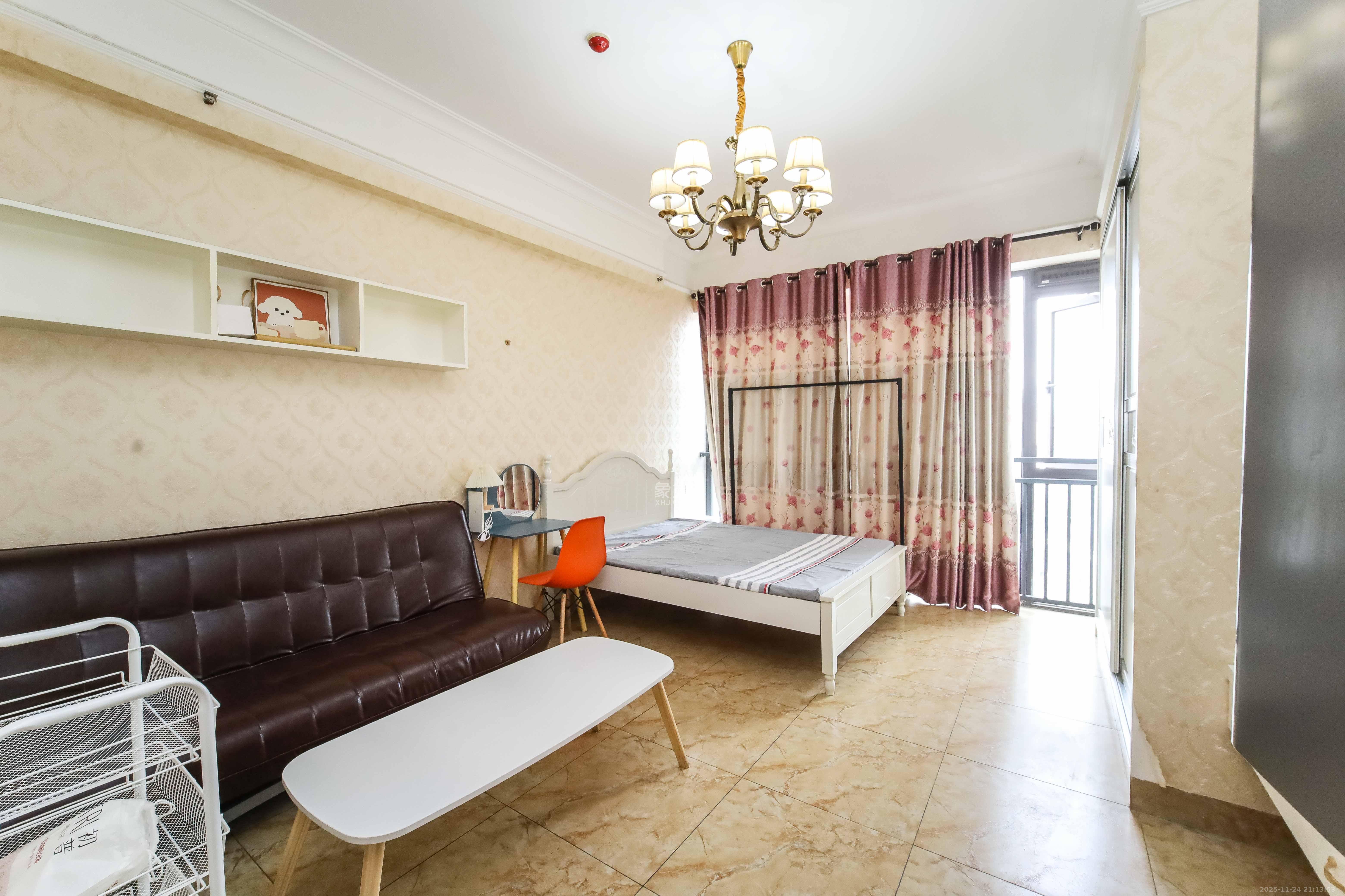 红橡华园(菲莎公馆)  1室1厅1卫    30.0万卧室