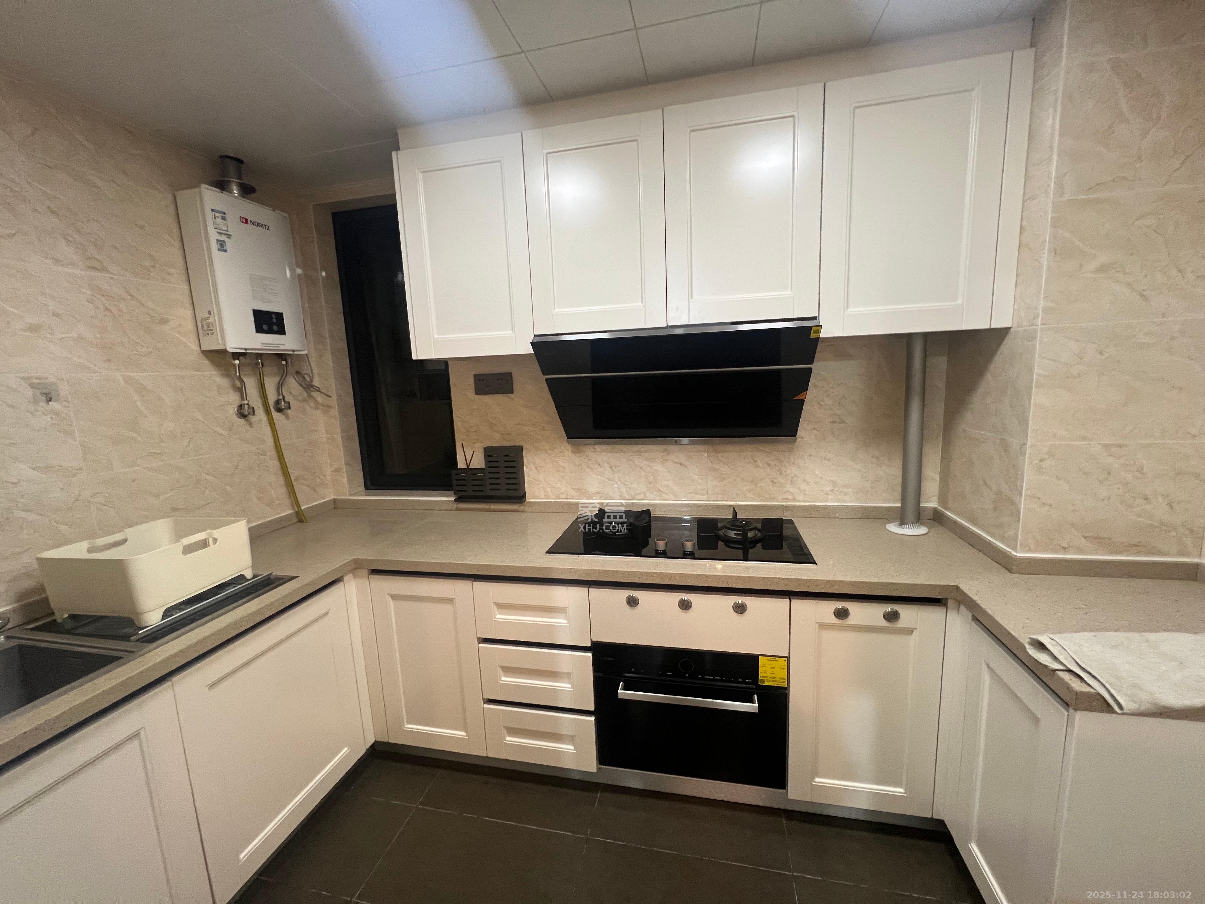 万科魅力之城锋镜里 4室2厅2卫 3200.0元/月 万科魅力之城锋镜里 4室2厅2卫 3200.0元/月室内图