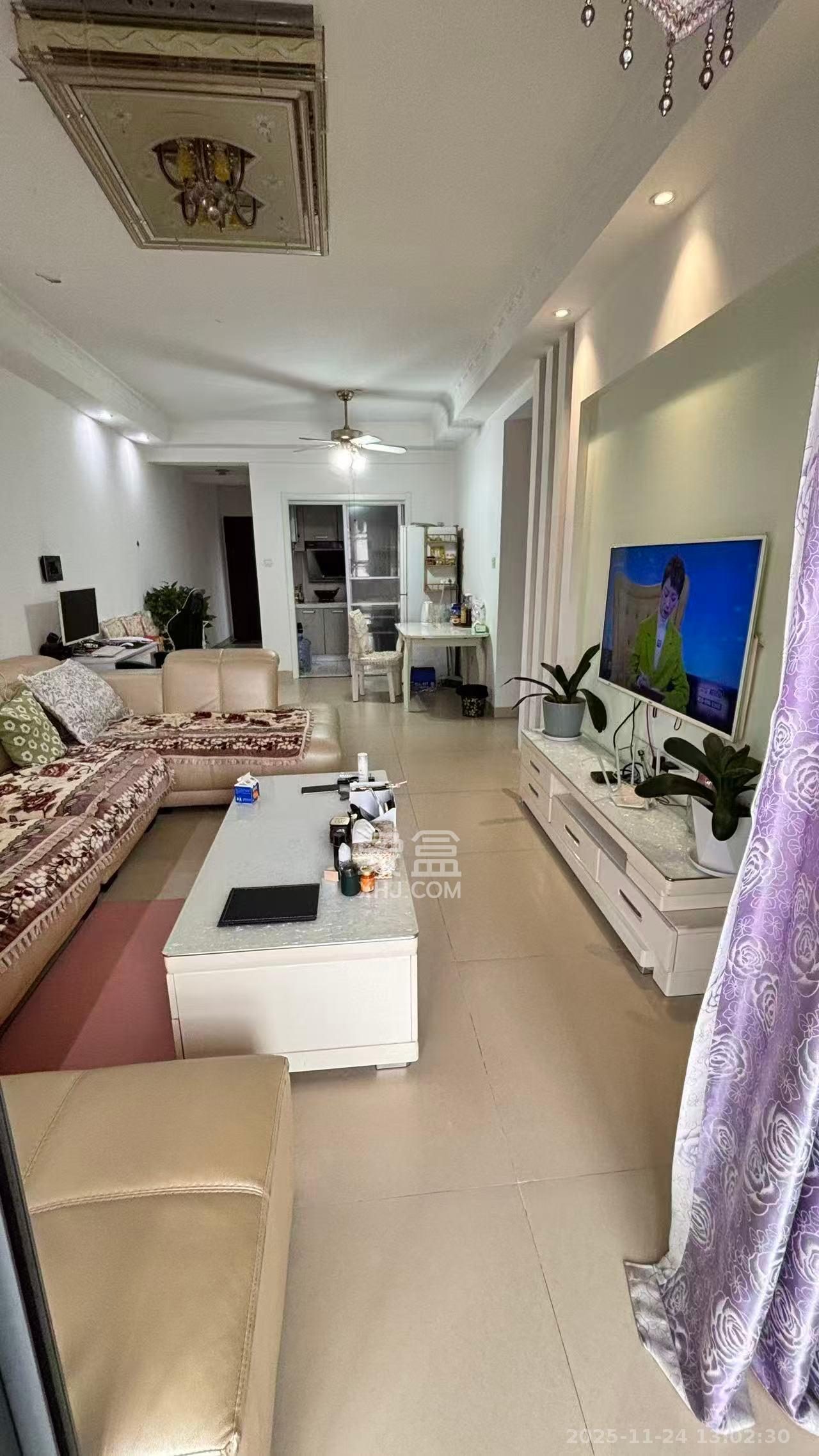 华悦城  2室2厅1卫    2200.0元/月室内图