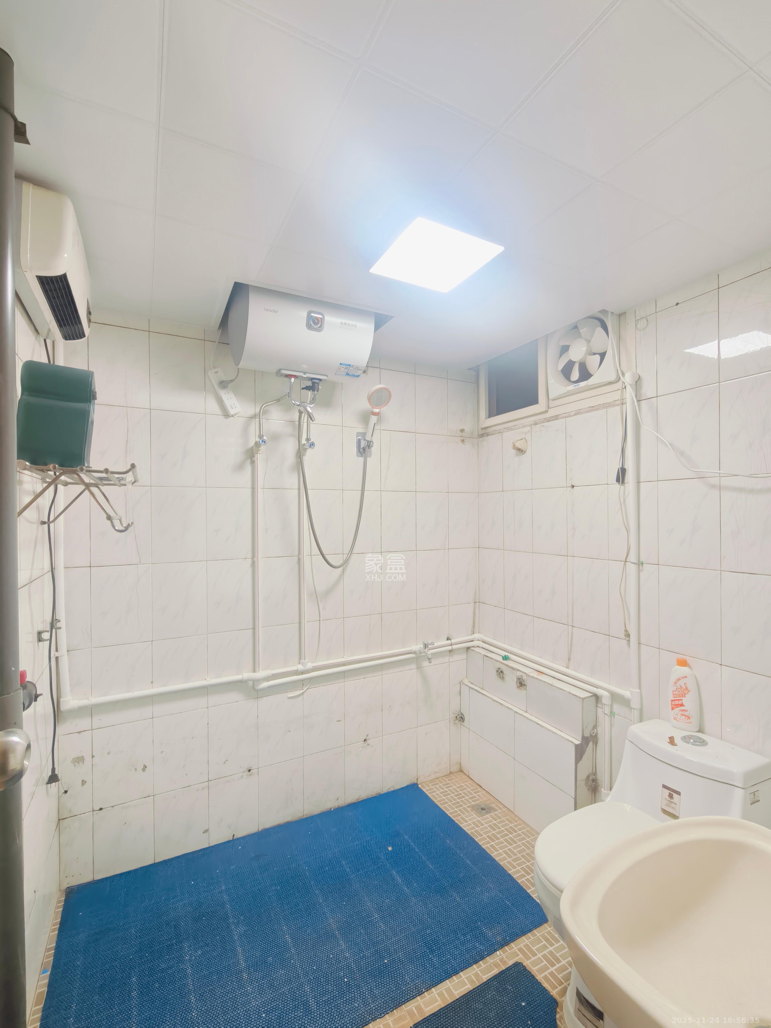 德雅精品公寓  3室2厅1卫    2500.0元/月室内图