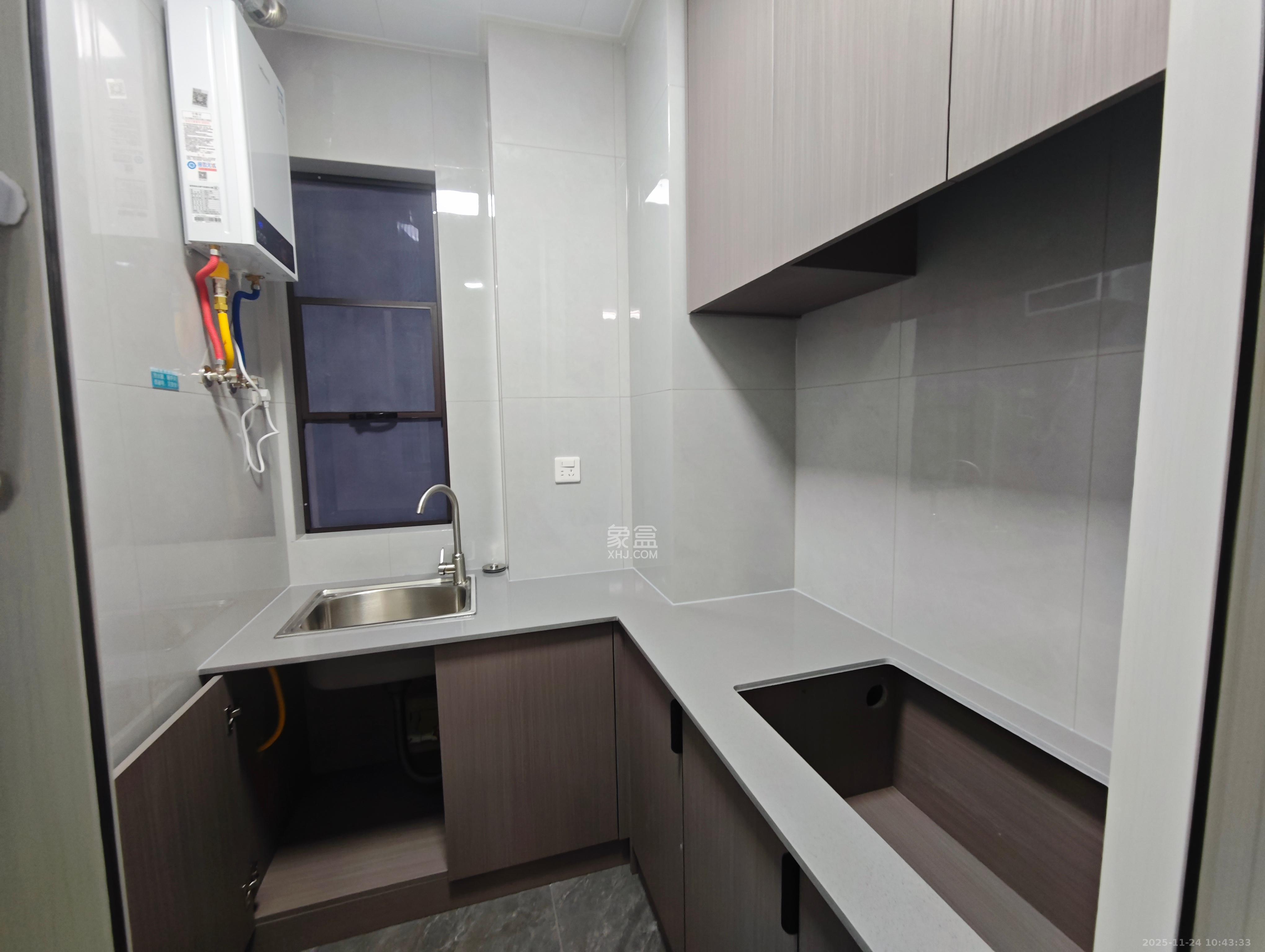 南益名士豪庭 2室1厅1卫 2500.0元/月 南益名士豪庭 2室1厅1卫 2500.0元/月室内图