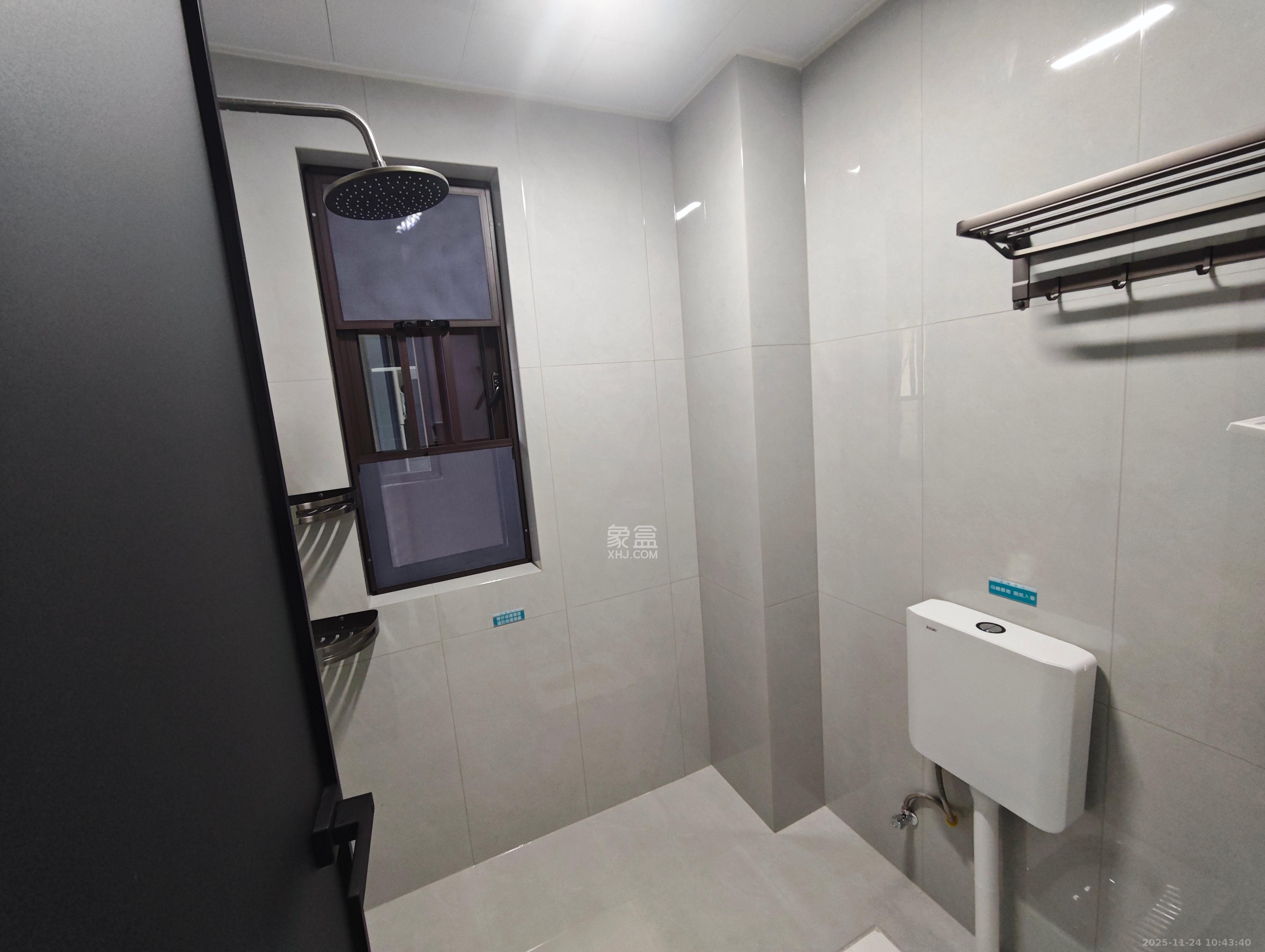 南益名士豪庭  2室1厅1卫    2500.0元/月室内图