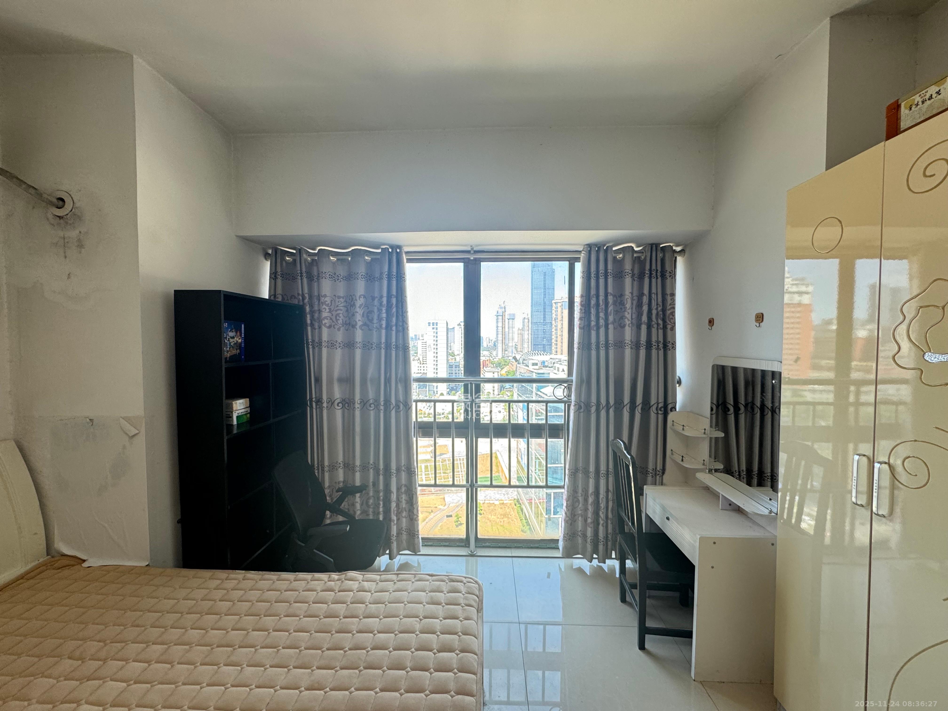 公园西郡  1室1厅1卫    1600.0元/月室内图