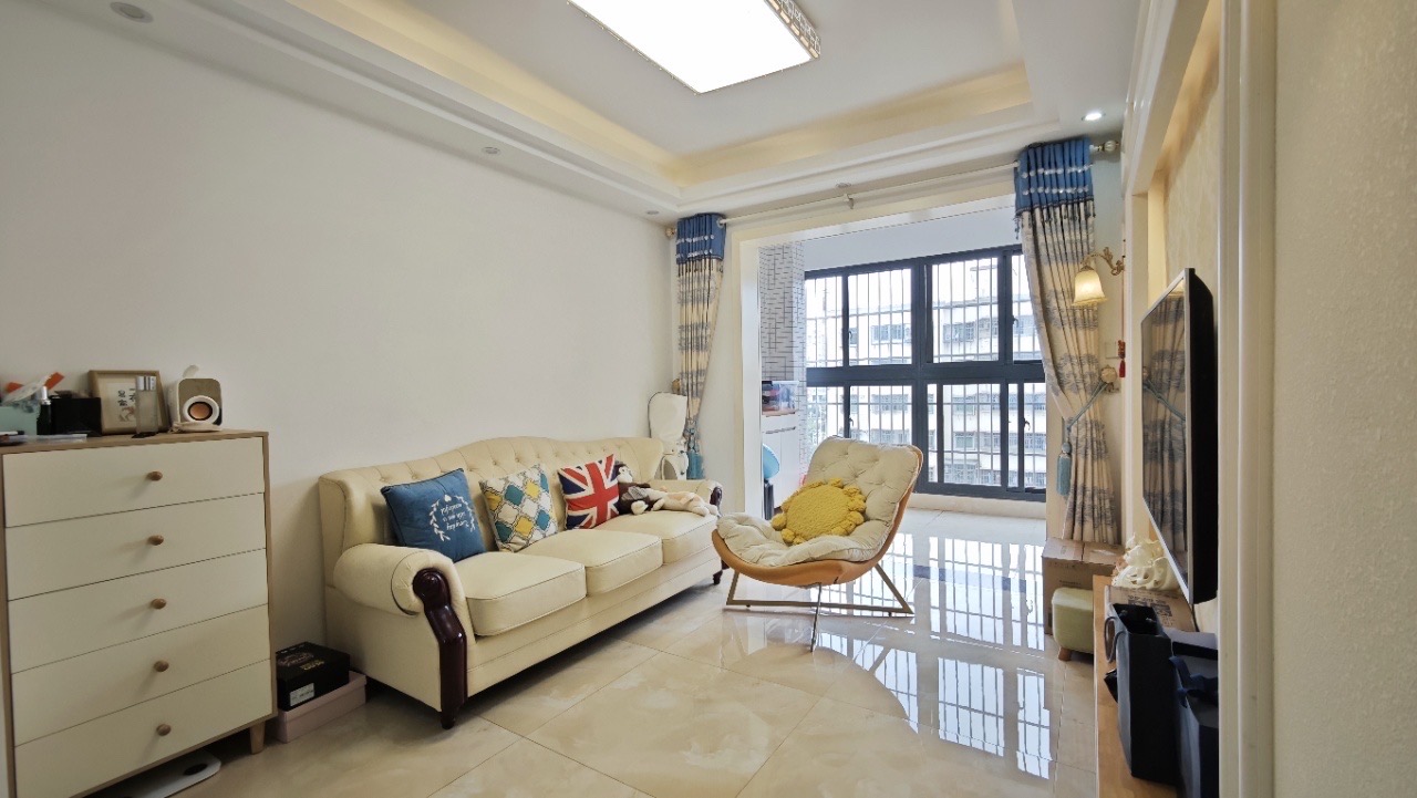 盛世一品 2室2厅1卫 108.8万 盛世一品 2室2厅1卫 108.8万客厅