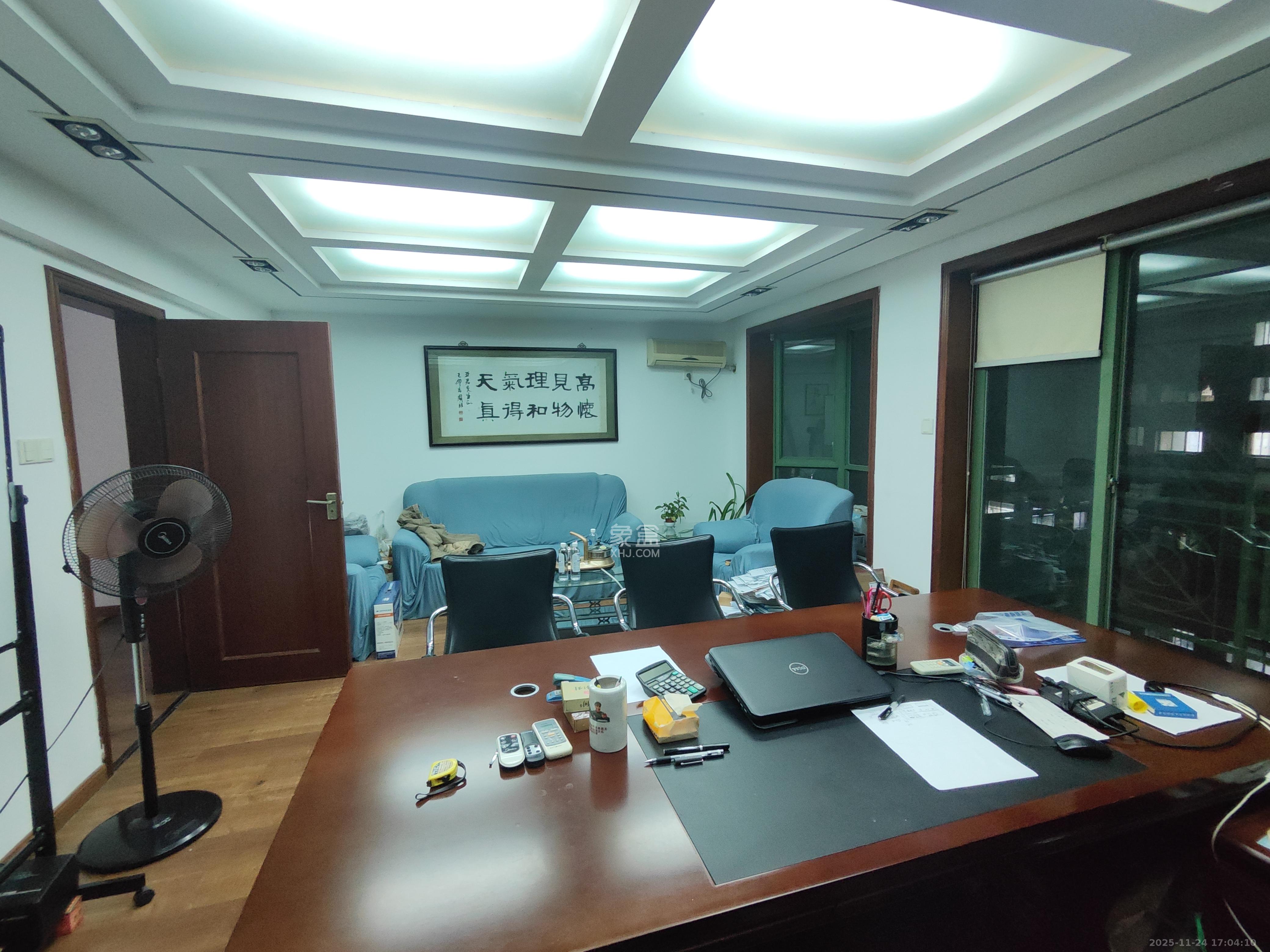 香格里嘉园 4室2厅1卫 4000.0元/月 香格里嘉园 4室2厅1卫 4000.0元/月室内图