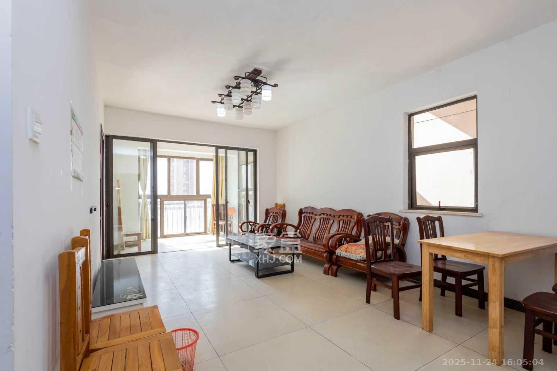 旭辉华庭  3室2厅1卫    1700.0元/月