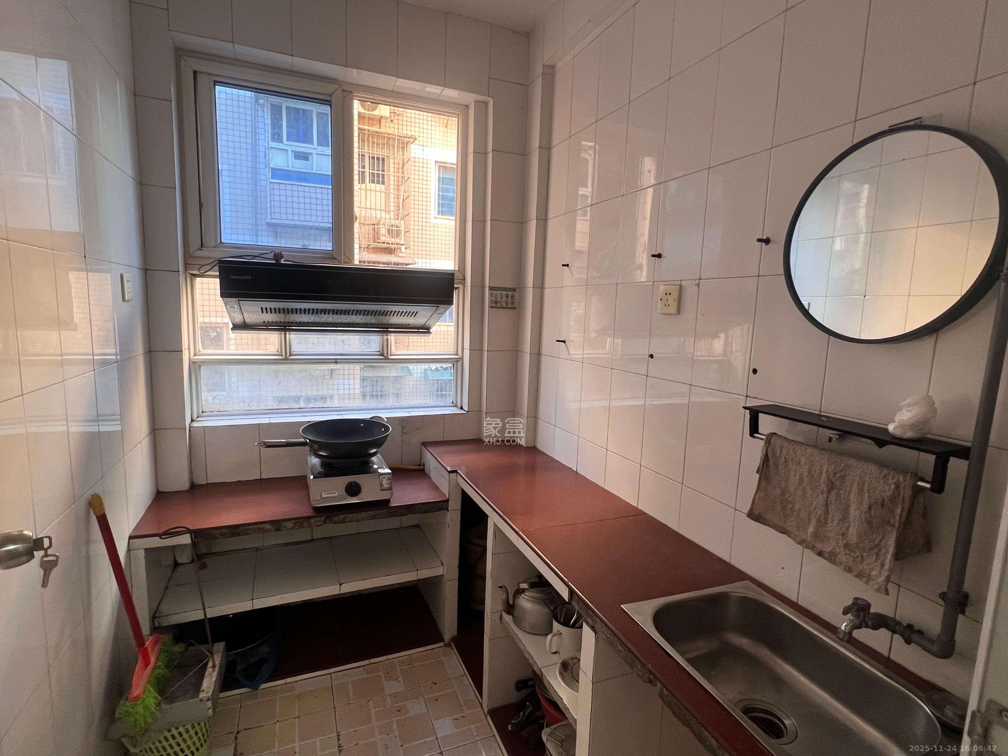 新世界商贸城  1室0厅0卫    1200.0元/月室内图