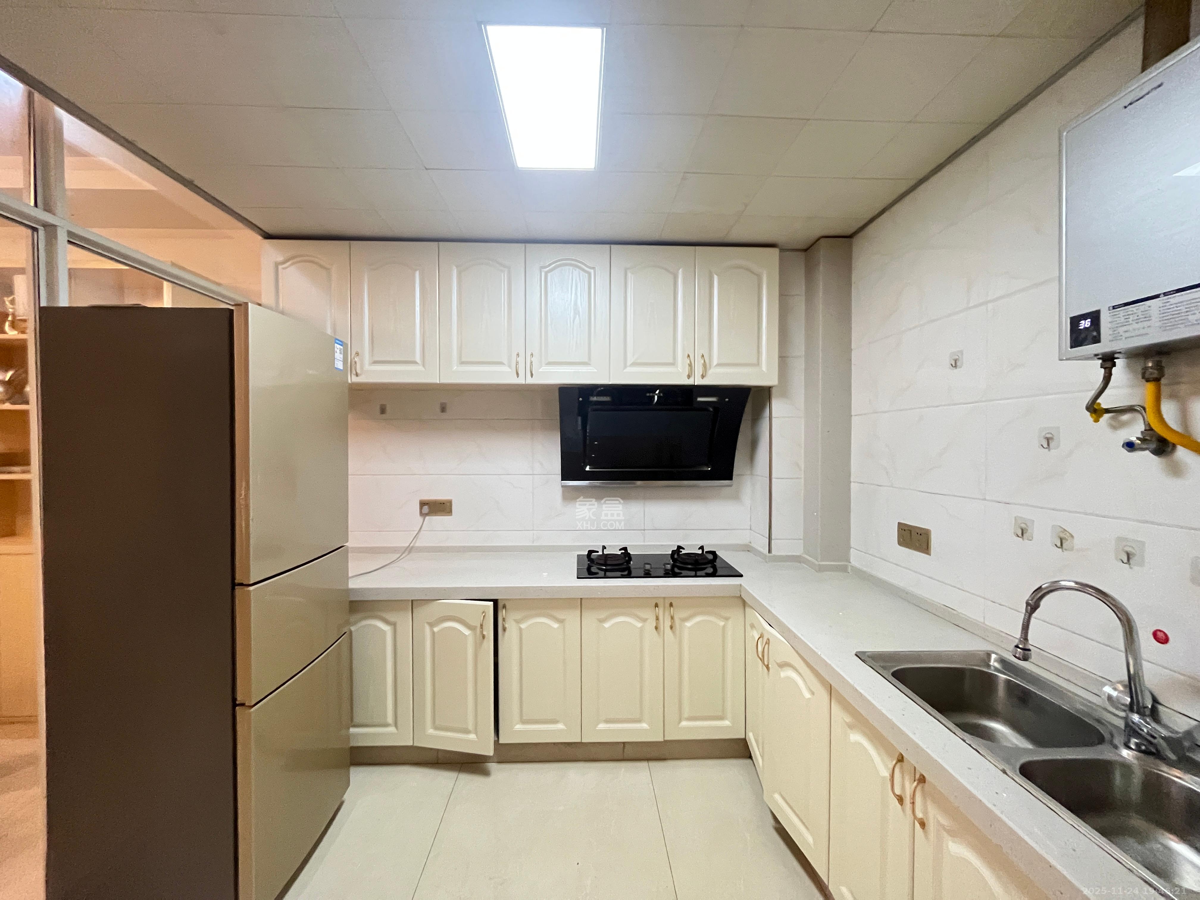 融科檀香山（融科紫檀、香山国际）  2室2厅1卫    2900.0元/月室内图