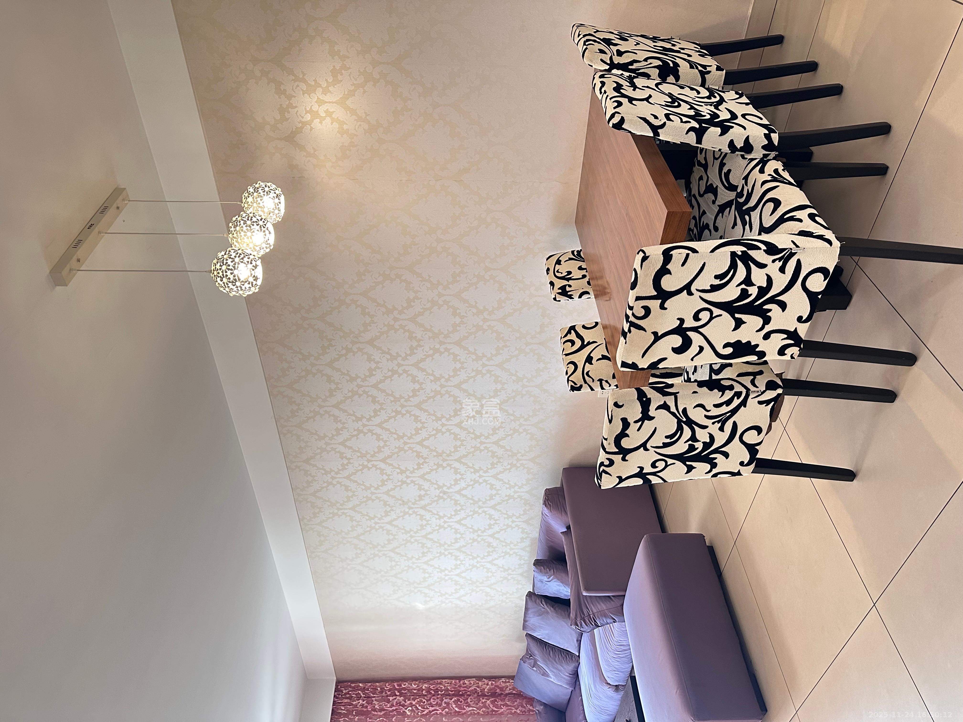 藏珑湖上国际花园  2室2厅1卫    2800.0元/月