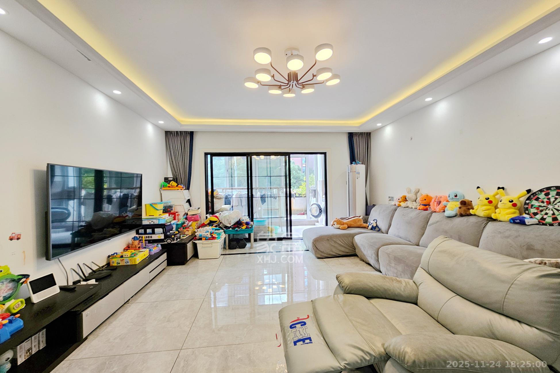 茂华国际湘 3室2厅2卫 150.0万 茂华国际湘 3室2厅2卫 150.0万客厅