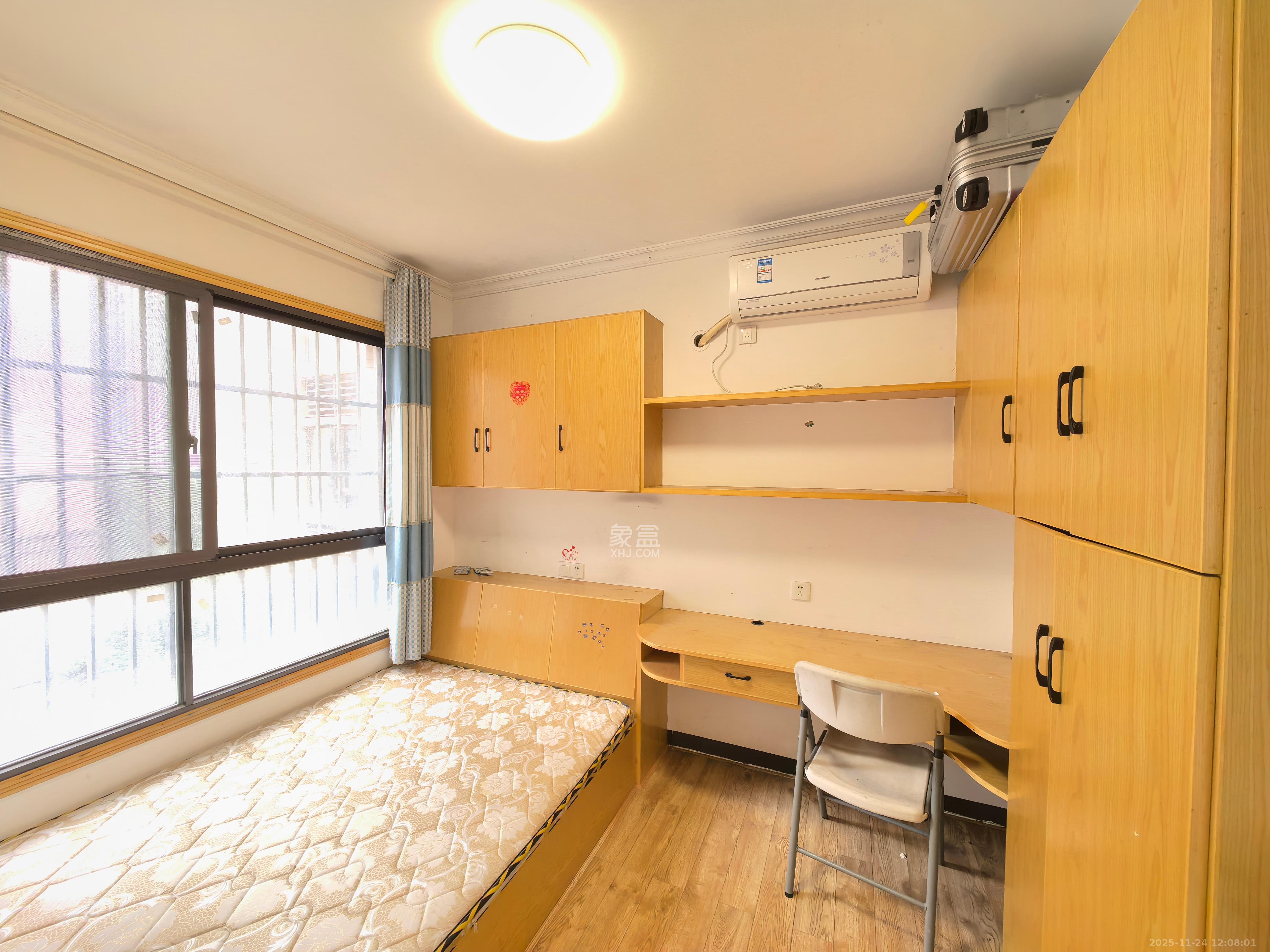 华润凤凰城三期 2室2厅1卫 1900.0元/月 华润凤凰城三期 2室2厅1卫 1900.0元/月室内图