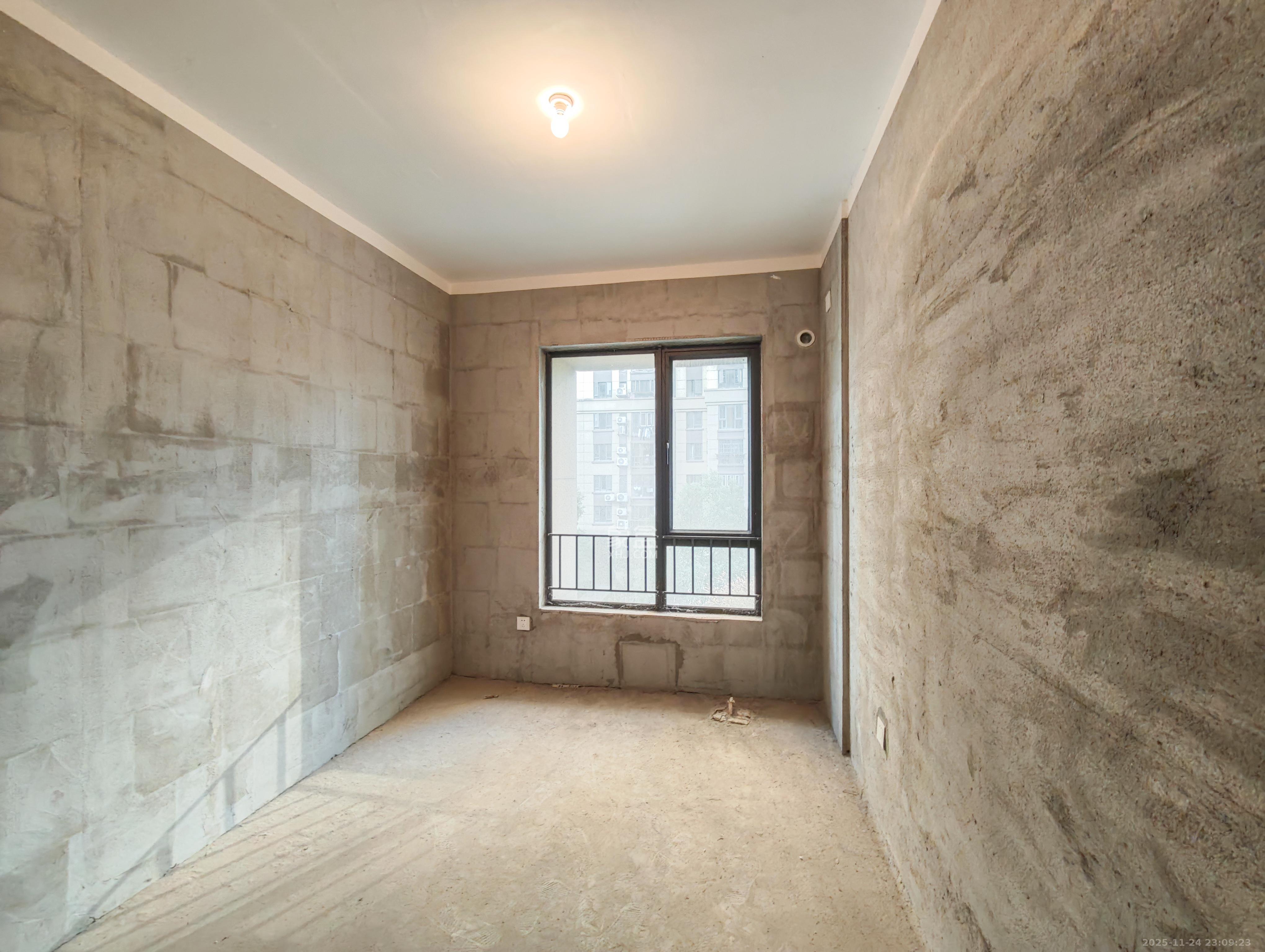 保利城(中航城国际社区、郡原美村) 4室2厅2卫 72.8万 保利城(中航城国际社区、郡原美村) 4室2厅2卫 72.8万卧室