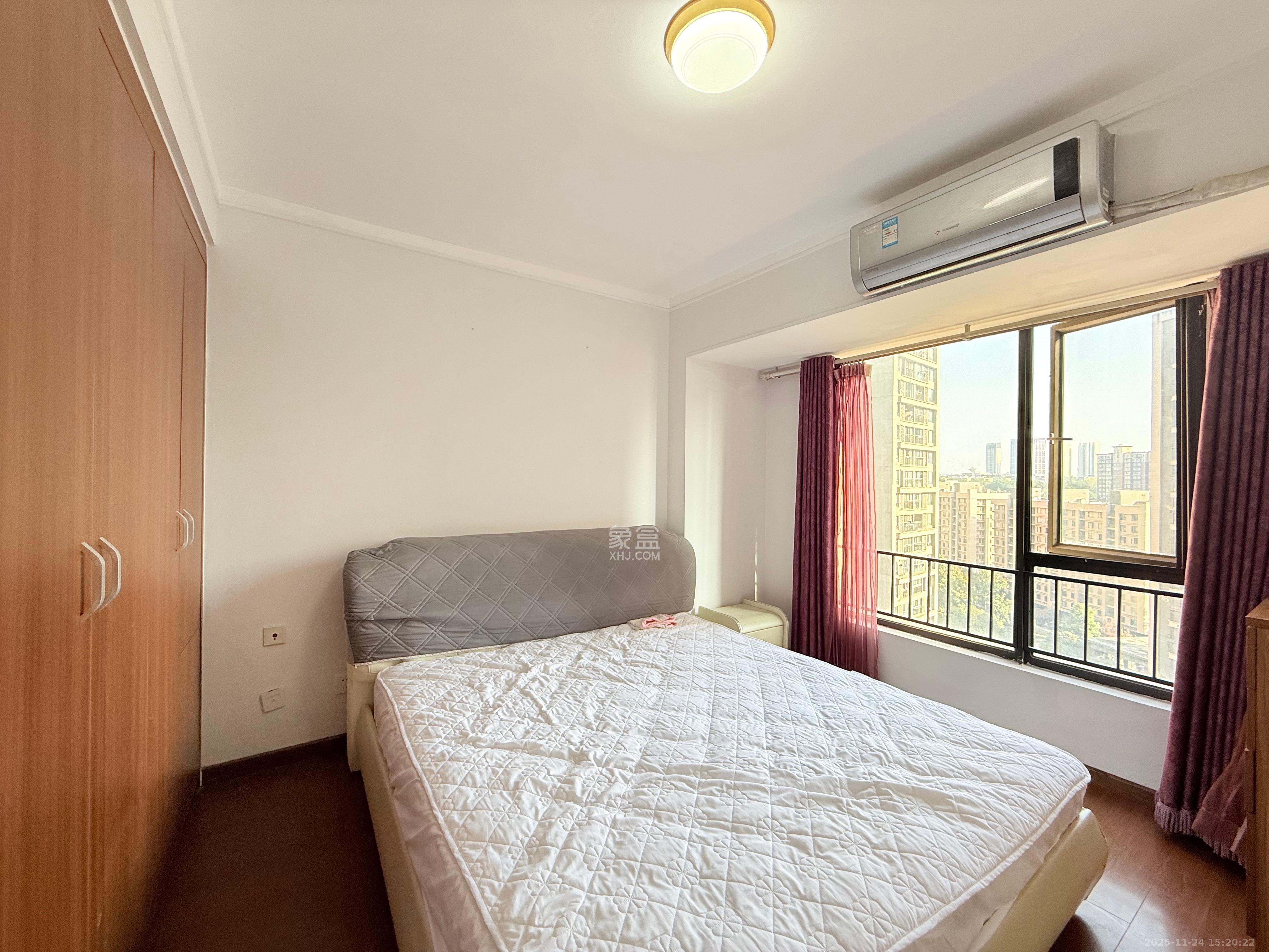 万科金域华府一期  1室2厅1卫    2600.0元/月室内图