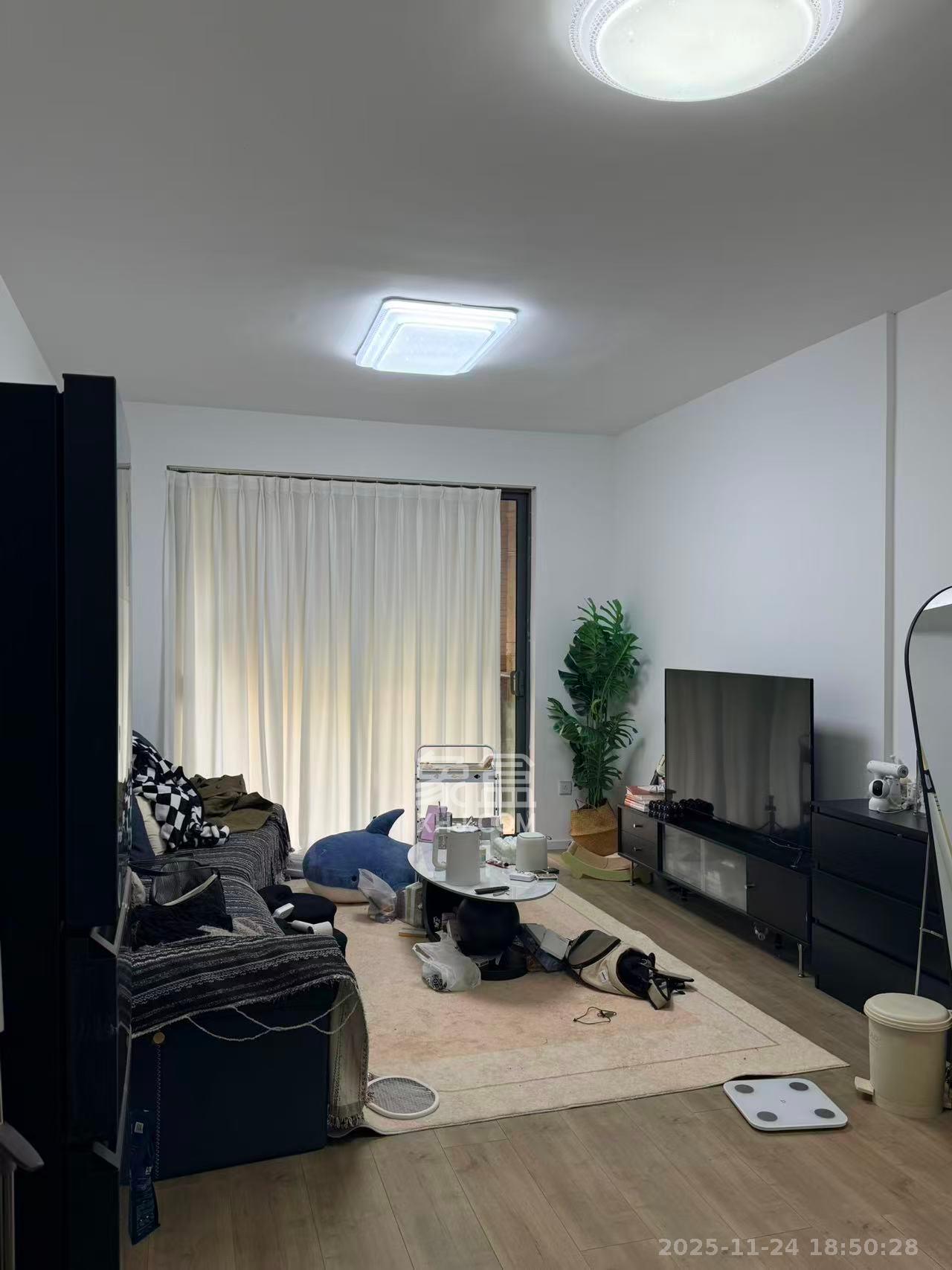 中城丽景香山园  2室2厅1卫    2550.0元/月