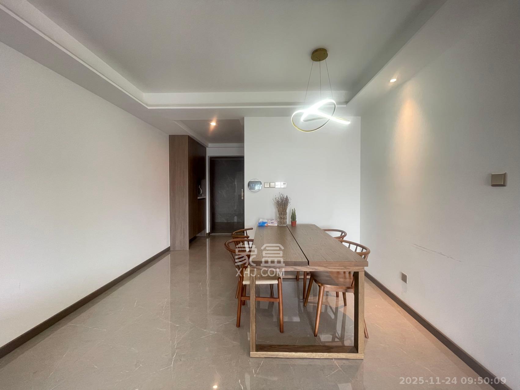 龙湖春江天玺  3室2厅1卫    4000.0元/月室内图