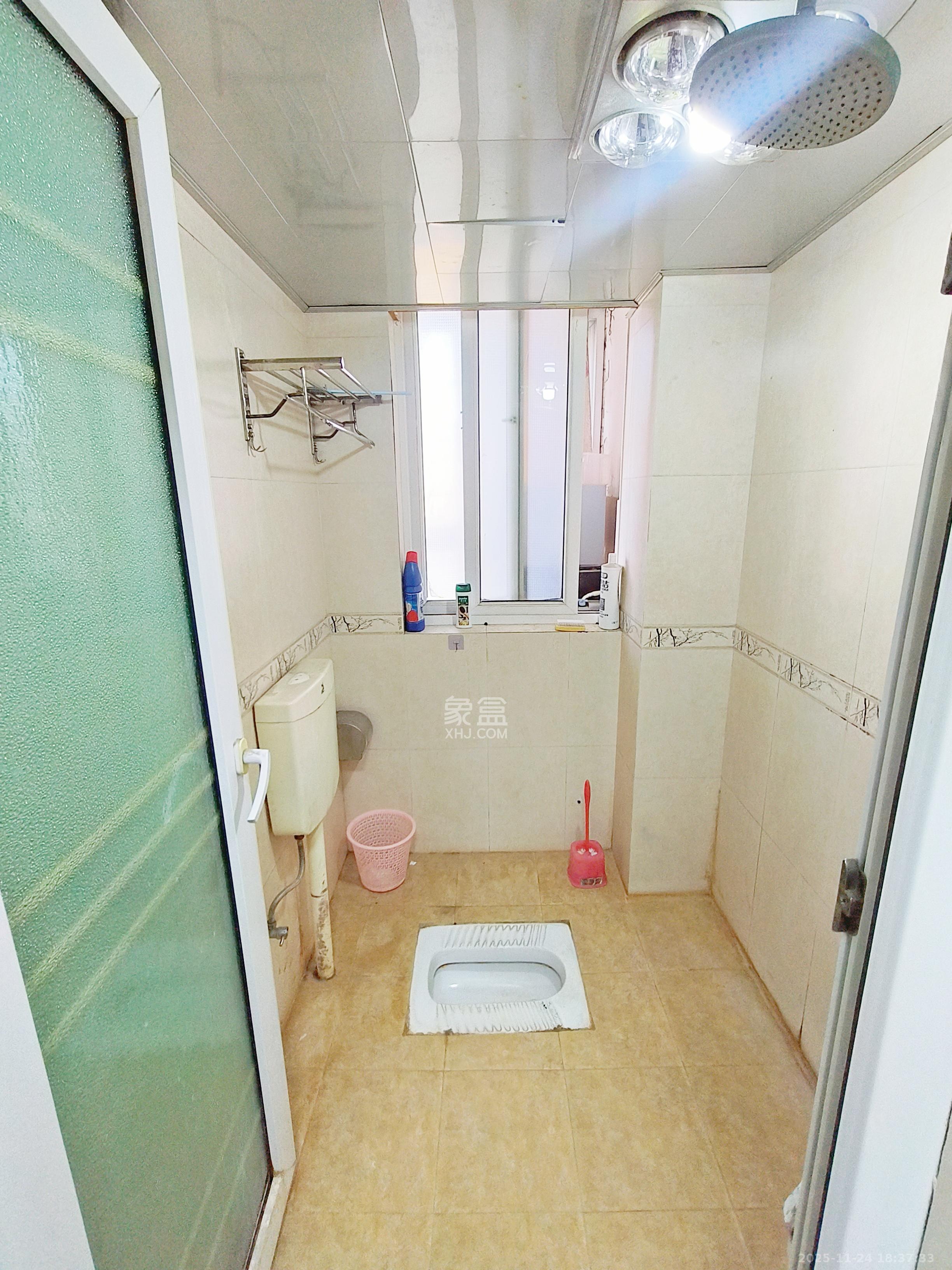 枫林美景  3室2厅1卫    2500.0元/月室内图