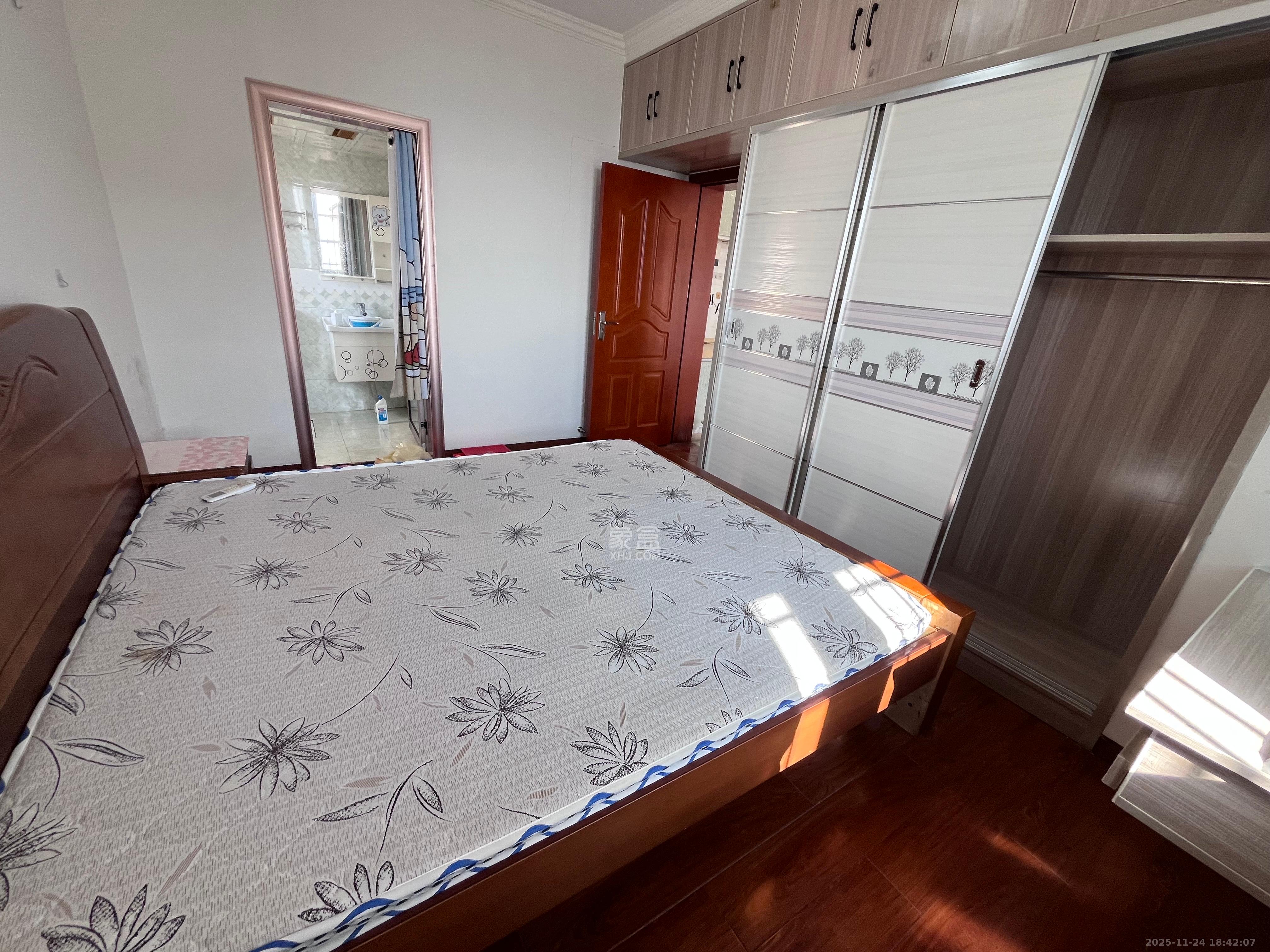 和康园小区 1室1厅1卫 1350.0元/月 和康园小区 1室1厅1卫 1350.0元/月室内图