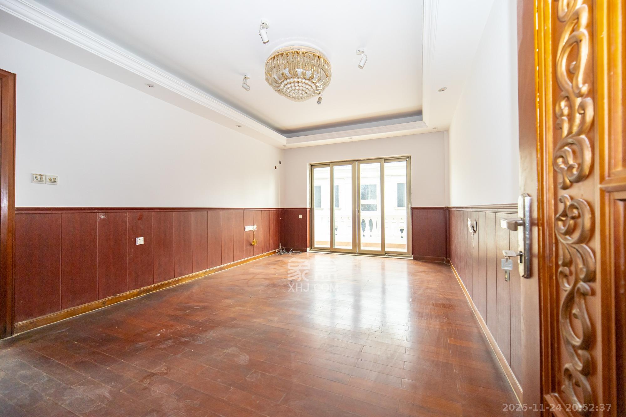 碧桂园威尼斯城 6室4厅4卫 1780.0万 碧桂园威尼斯城 6室4厅4卫 1780.0万卧室