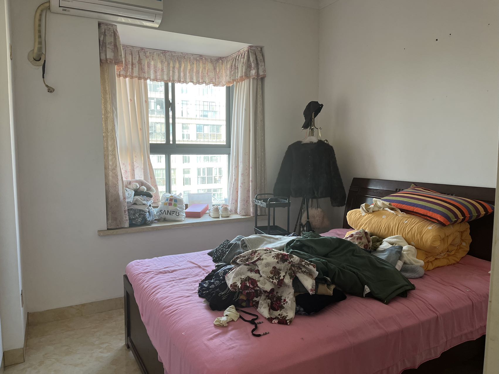 华府世家 3室2厅2卫 1800.0元/月 华府世家 3室2厅2卫 1800.0元/月室内图