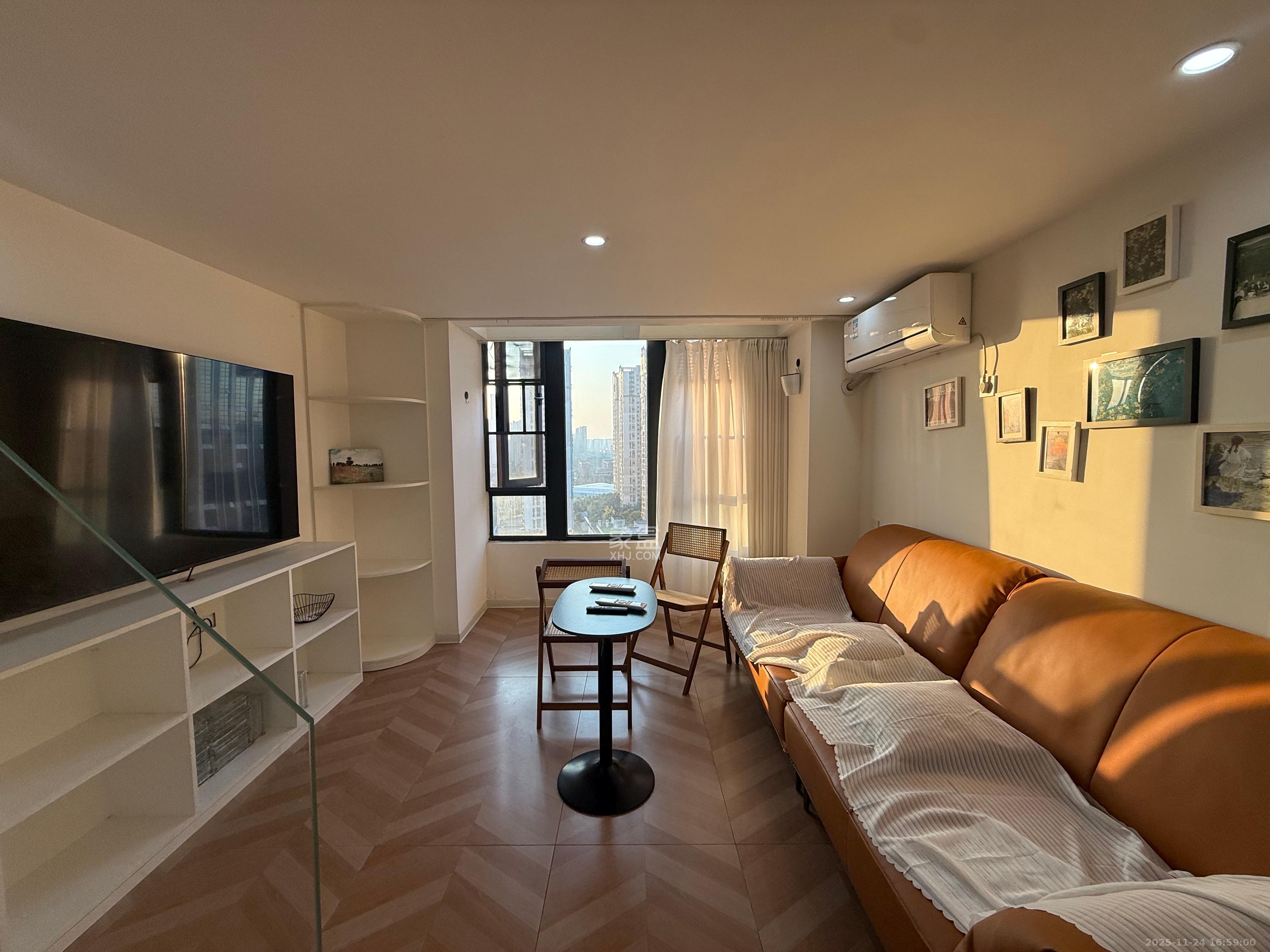 中海阅溪府  2室2厅2卫    2100.0元/月室内图1