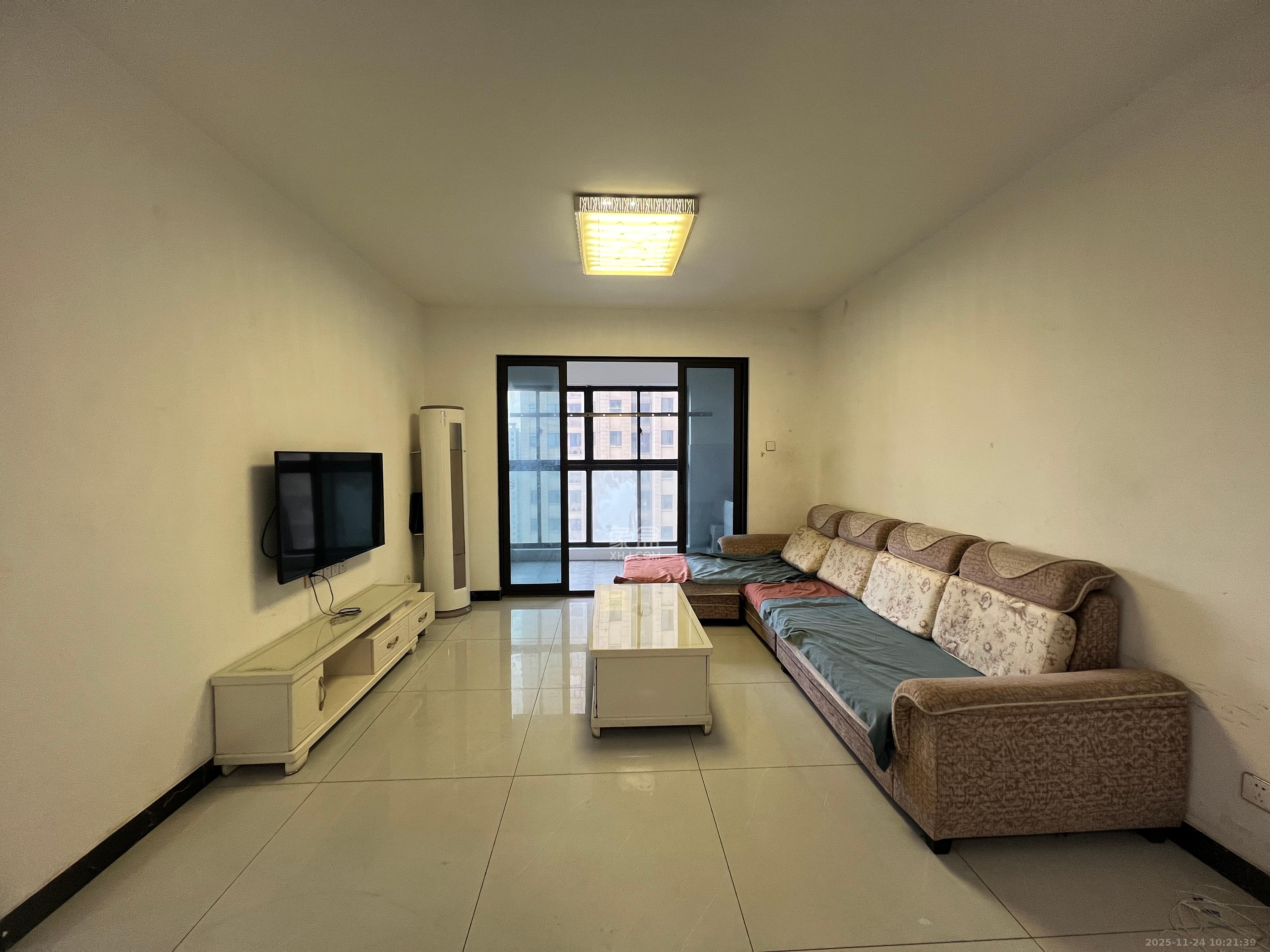 奥克斯缔壹城 4室2厅2卫 2600.0元/月 奥克斯缔壹城 4室2厅2卫 2600.0元/月室内图