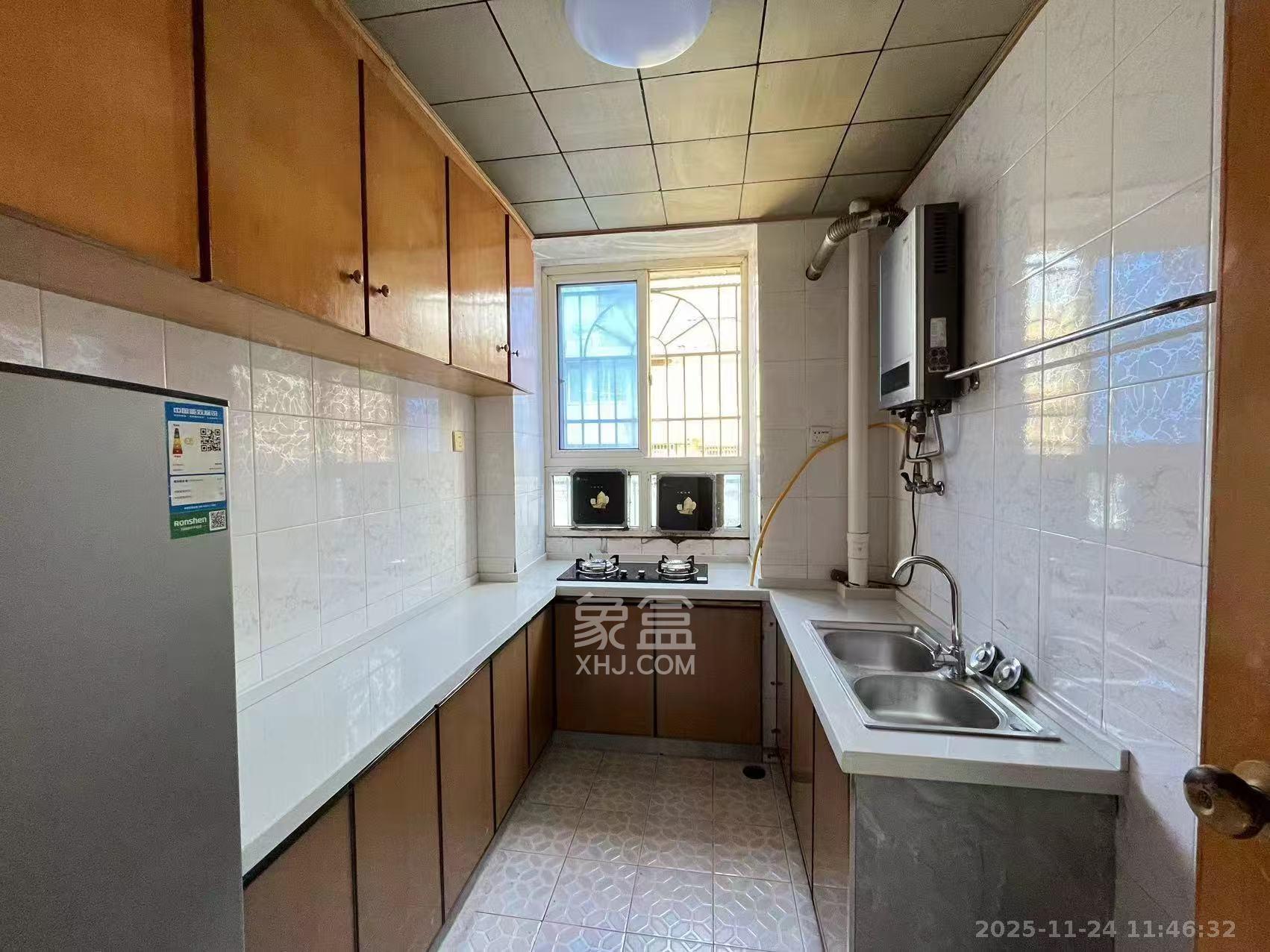 望麓桥回收公司院内  1室2厅1卫    1800.0元/月室内图