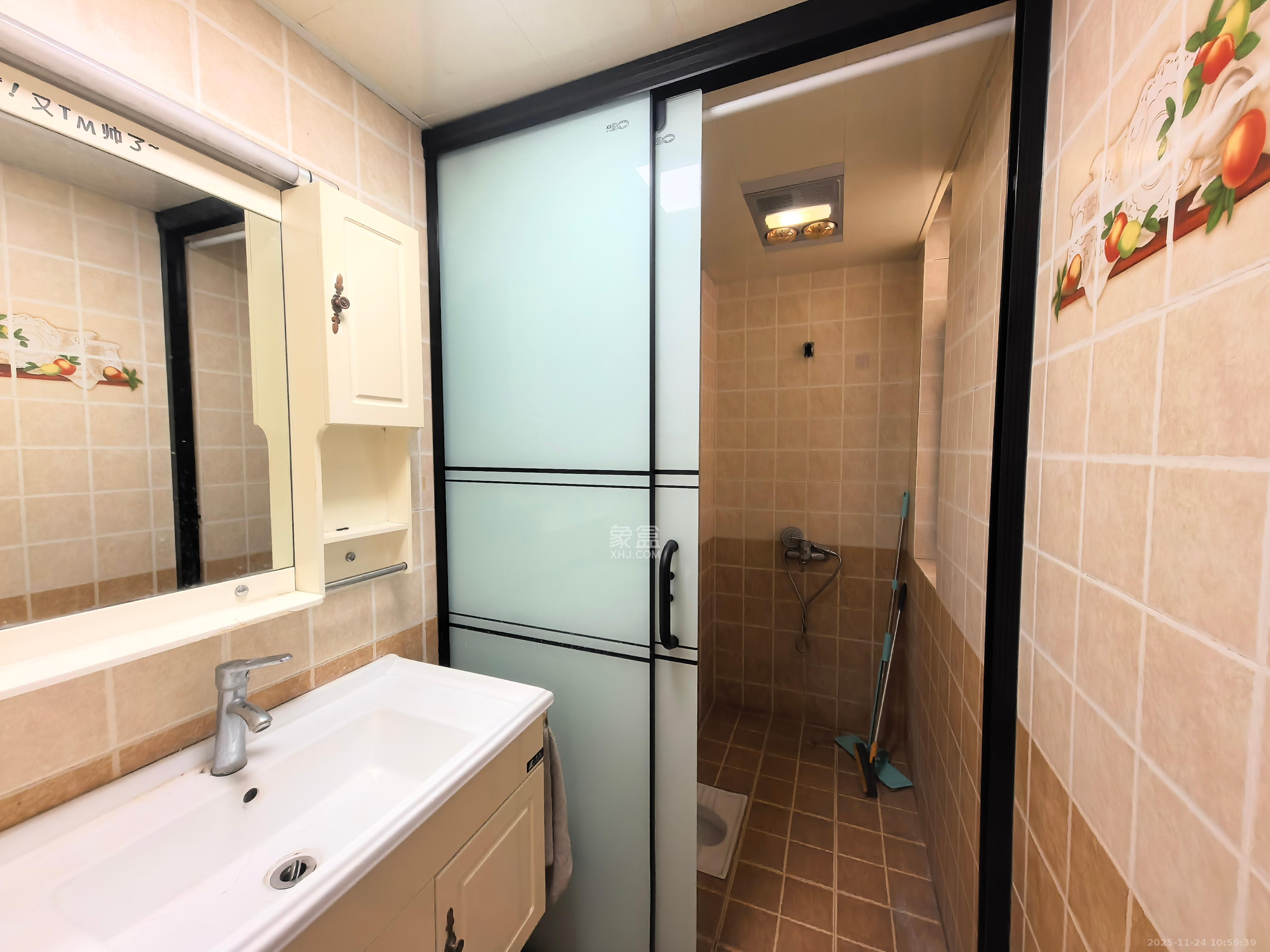 高鑫麓城 2室2厅1卫 2200.0元/月 高鑫麓城 2室2厅1卫 2200.0元/月室内图