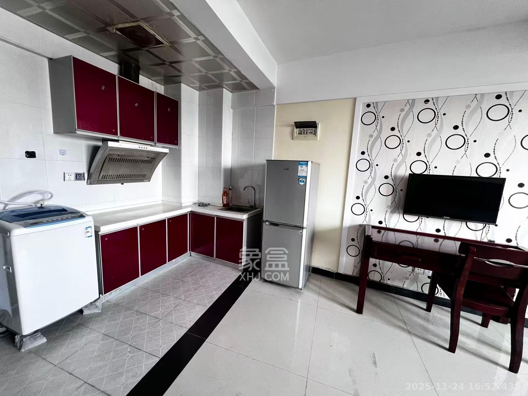 观园国际公寓  1室1厅1卫    1500.0元/月