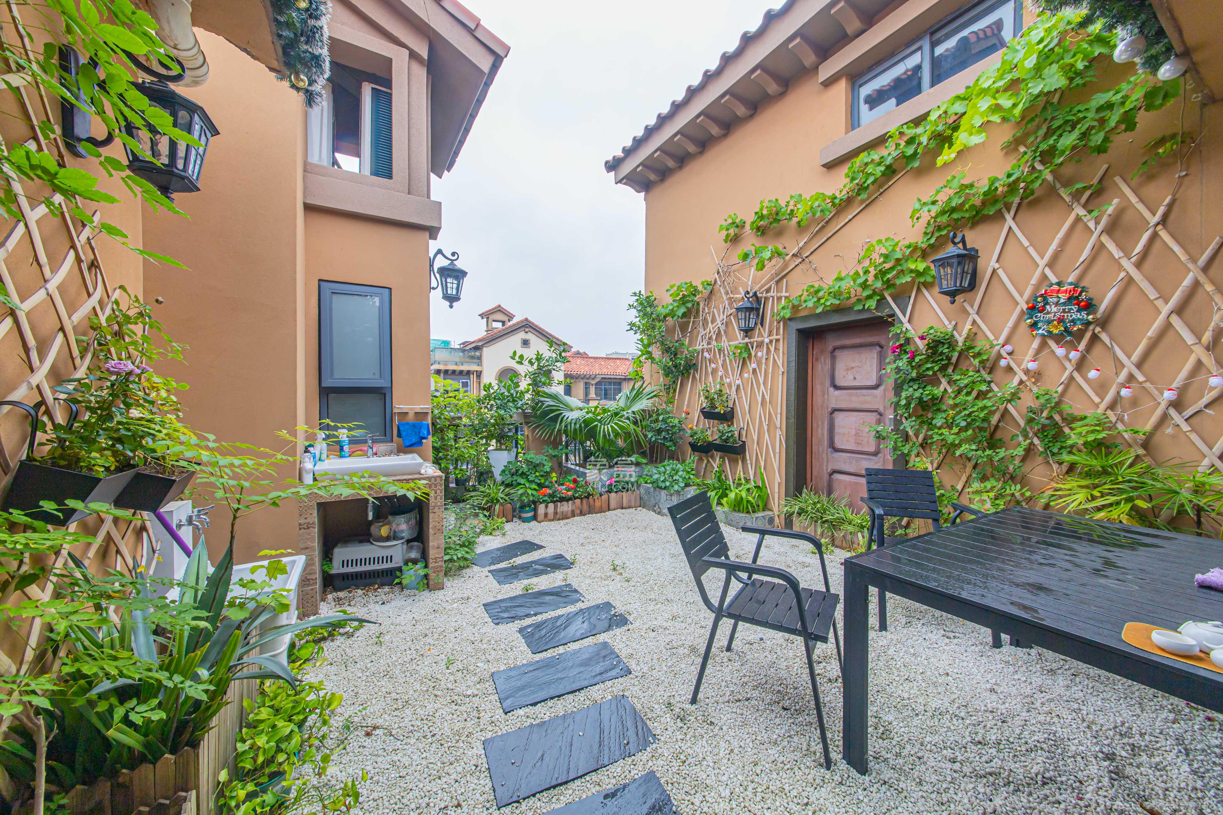 中建芙蓉和苑 6室2厅4卫 468.0万 中建芙蓉和苑 6室2厅4卫 468.0万其他