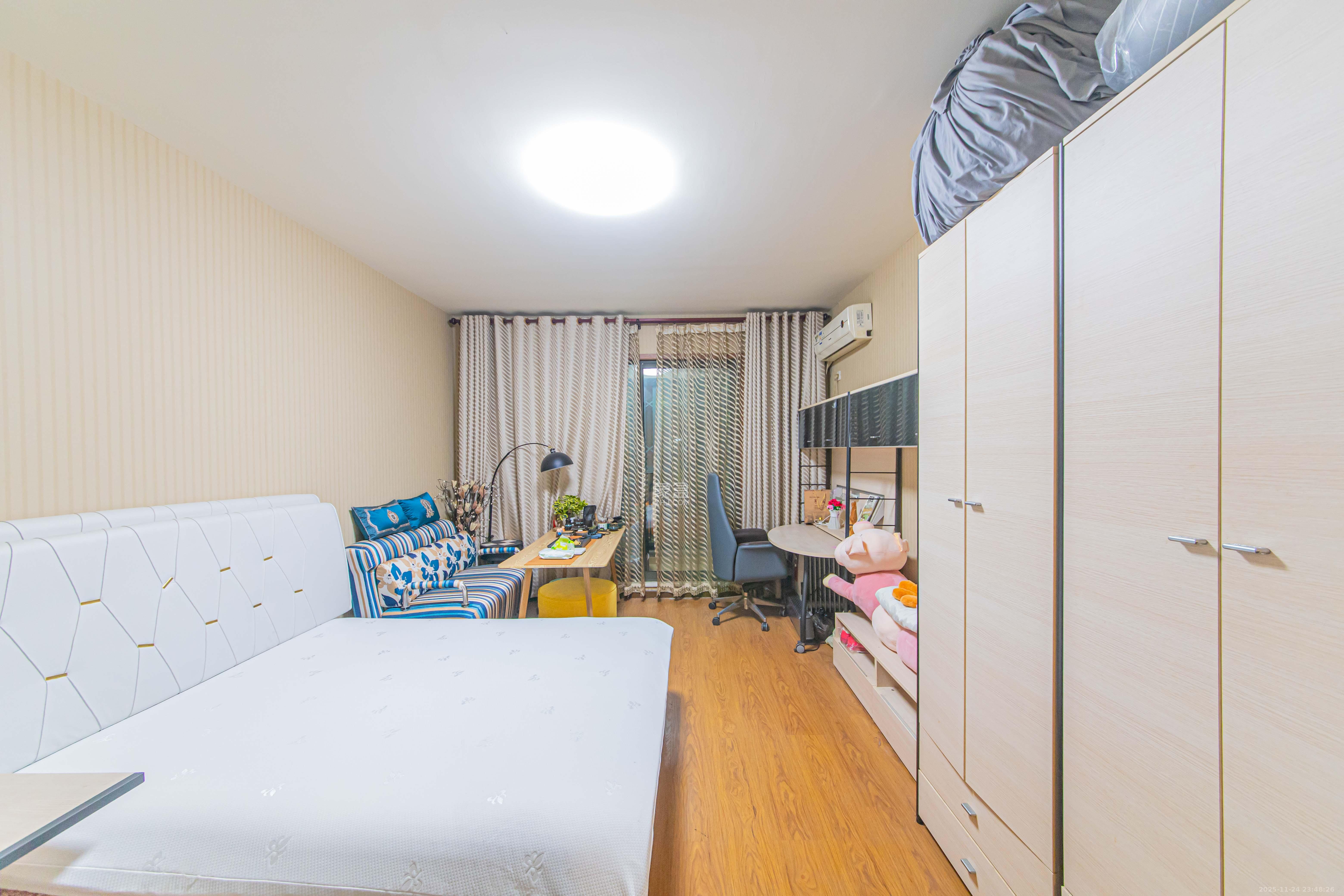 花漾年华(桂花园) 1室1厅1卫 35.0万 花漾年华(桂花园) 1室1厅1卫 35.0万客厅