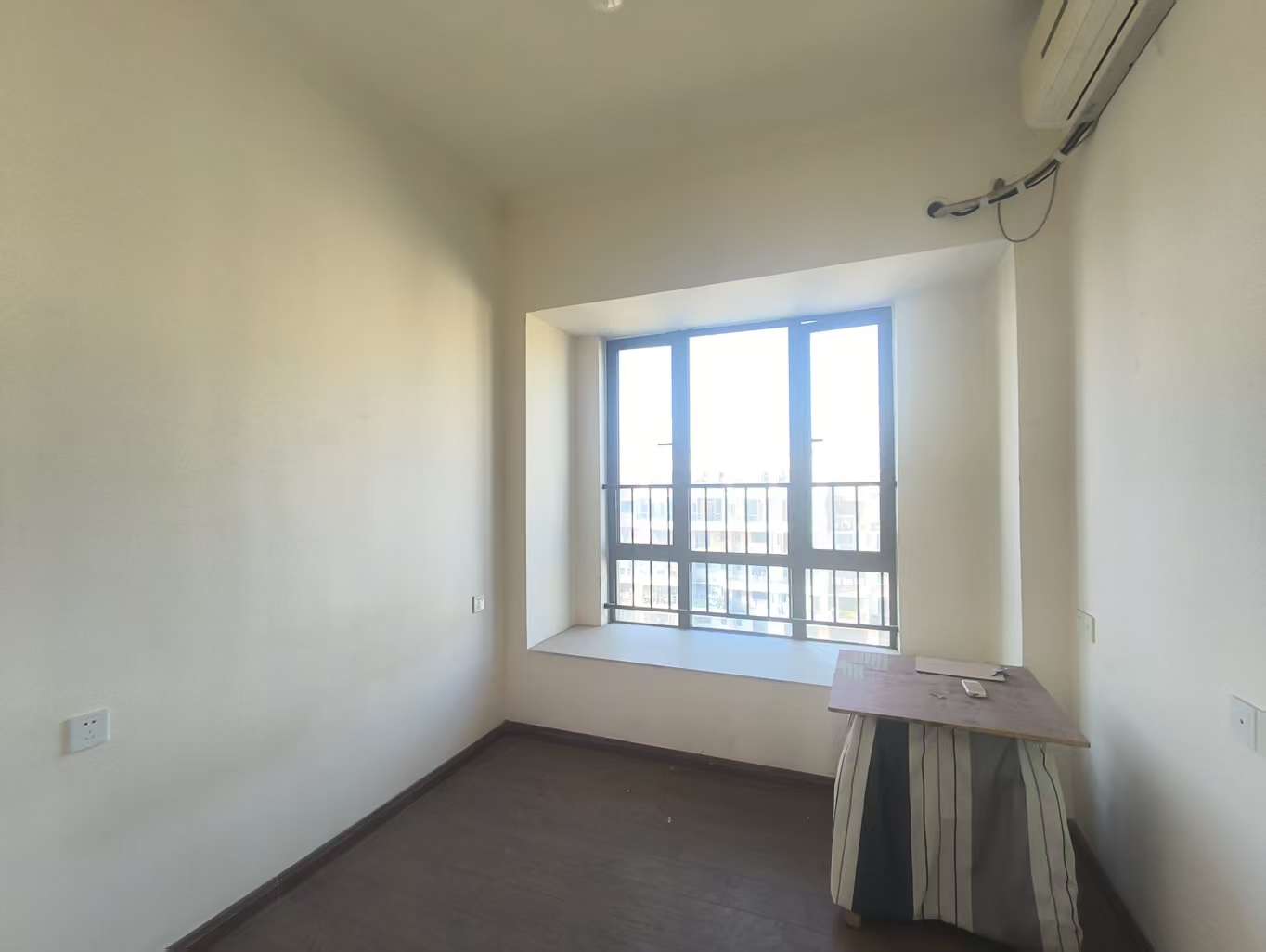 碧桂园 3室2厅2卫 2200.0元/月 碧桂园 3室2厅2卫 2200.0元/月室内图