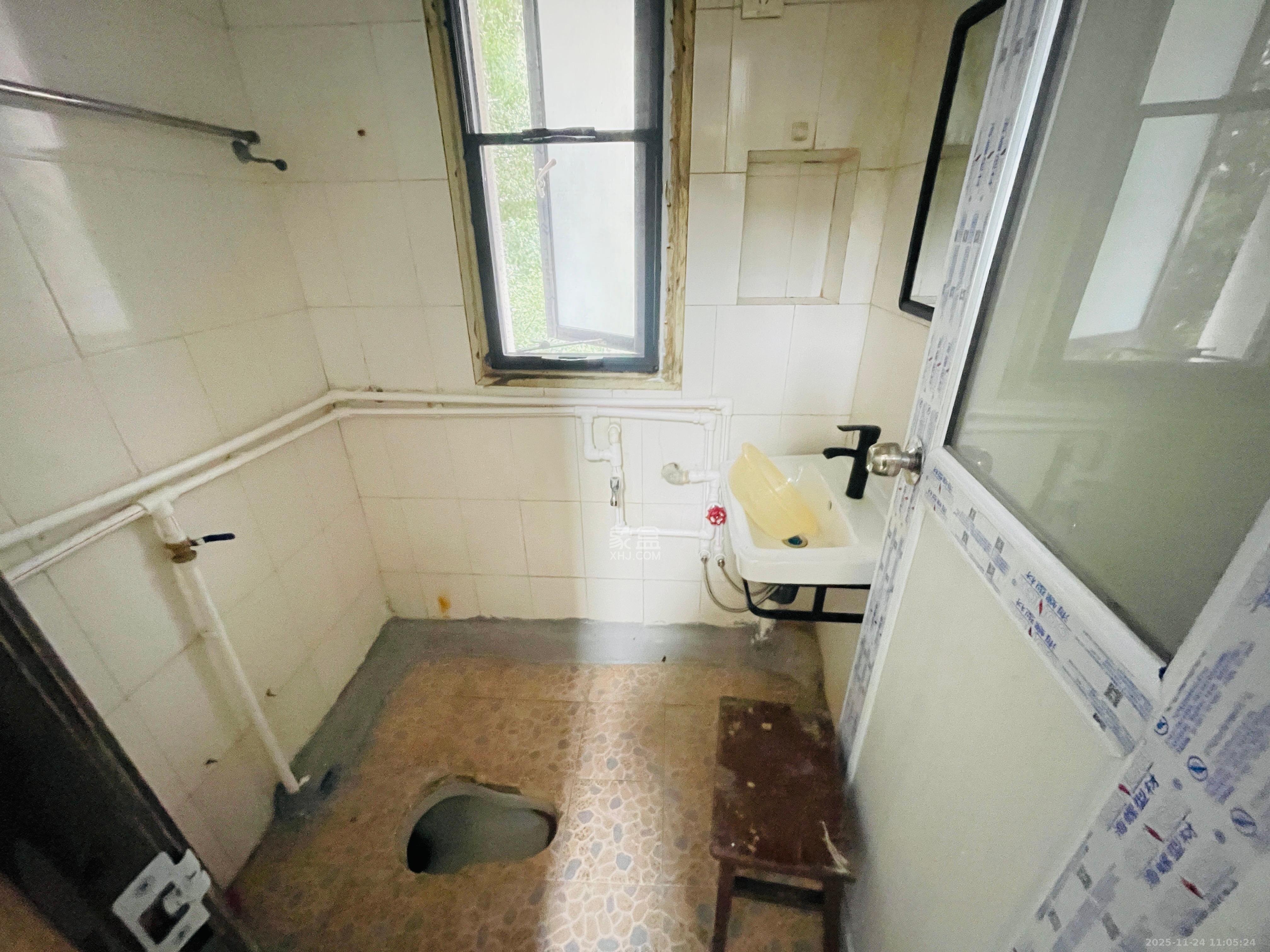 裕农街散盘  3室1厅1卫    2000.0元/月室内图